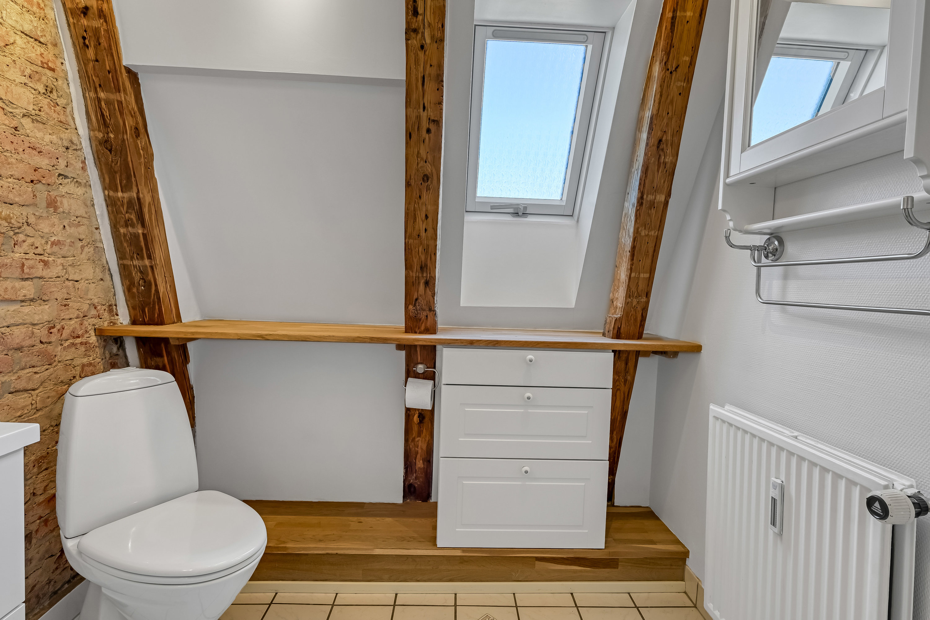 Fremhævet toilet billede i fuldskærmstilstand. Billede af Danmarksgade 16, 2., 6700 Esbjerg