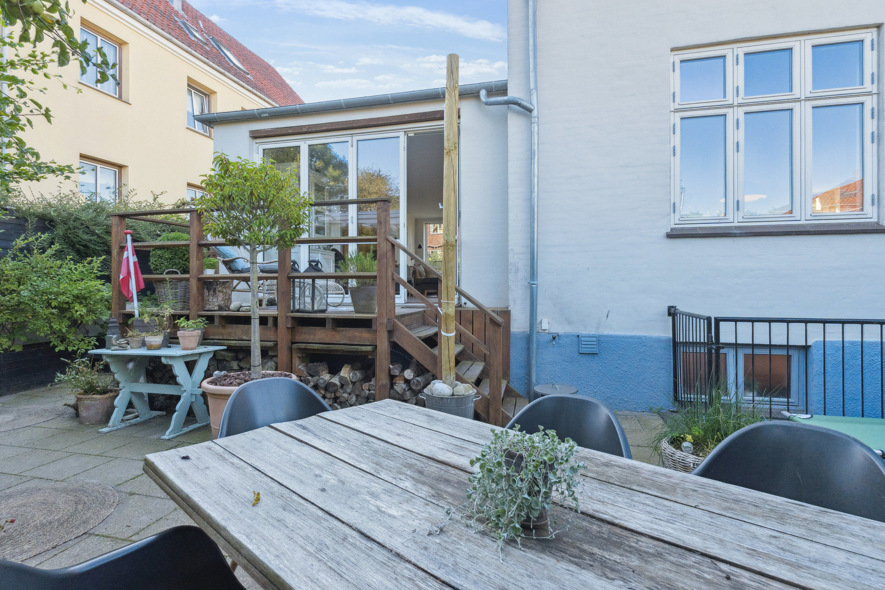 Fremhævet udendørs billede i fuldskærmstilstand. Billede af Baunehøjvej 3, 2800 Kongens Lyngby