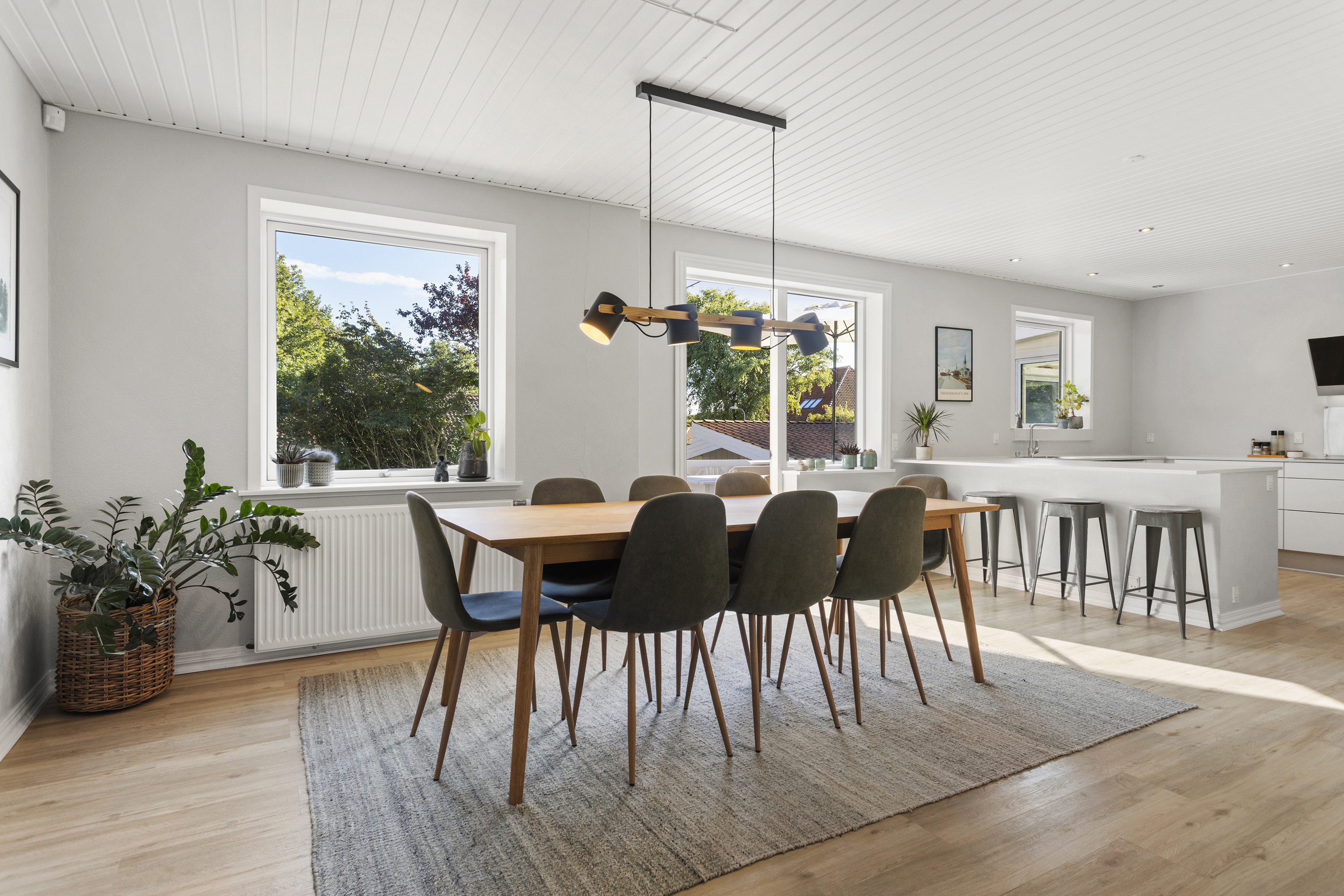 Fremhævet køkken alrum billede i fuldskærmstilstand. Billede af Overlæge Ottosens Vej 8, 9900 Frederikshavn