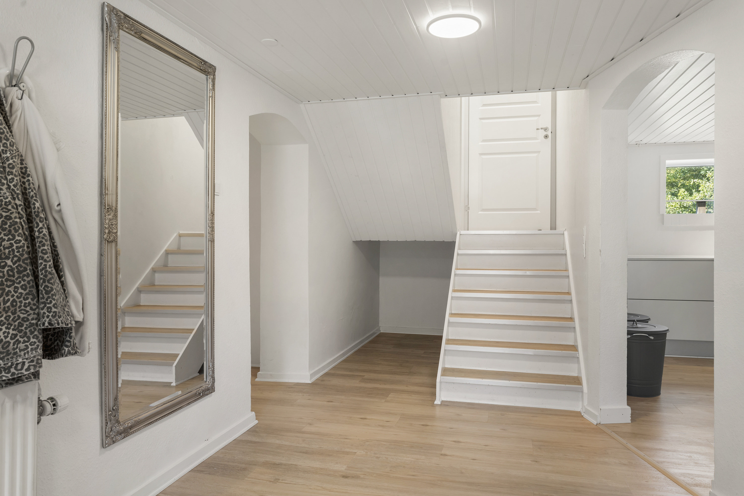 Fremhævet trappe billede i fuldskærmstilstand. Billede af Overlæge Ottosens Vej 8, 9900 Frederikshavn