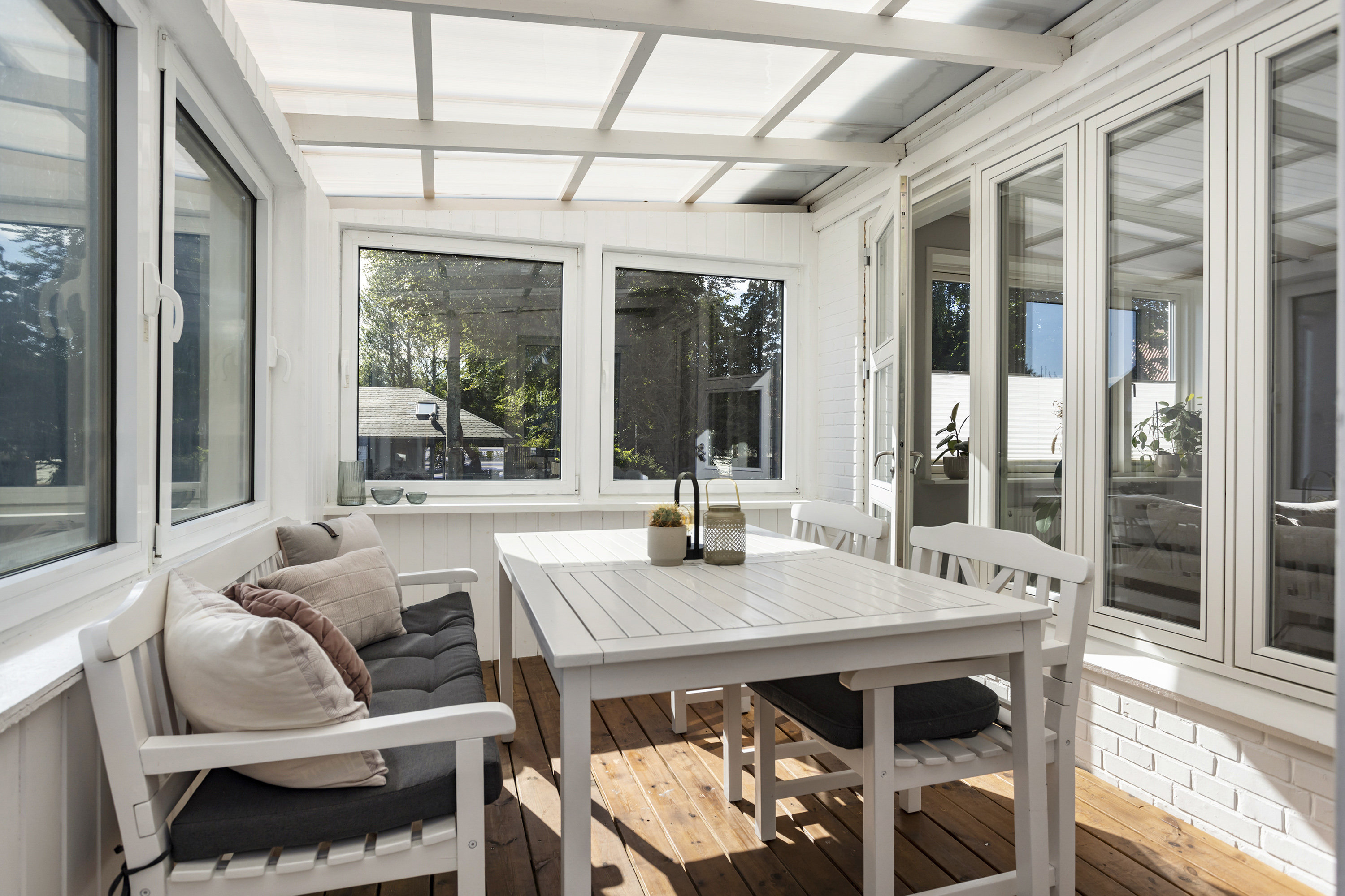 Fremhævet overdækket terrasse billede i fuldskærmstilstand. Billede af Overlæge Ottosens Vej 8, 9900 Frederikshavn