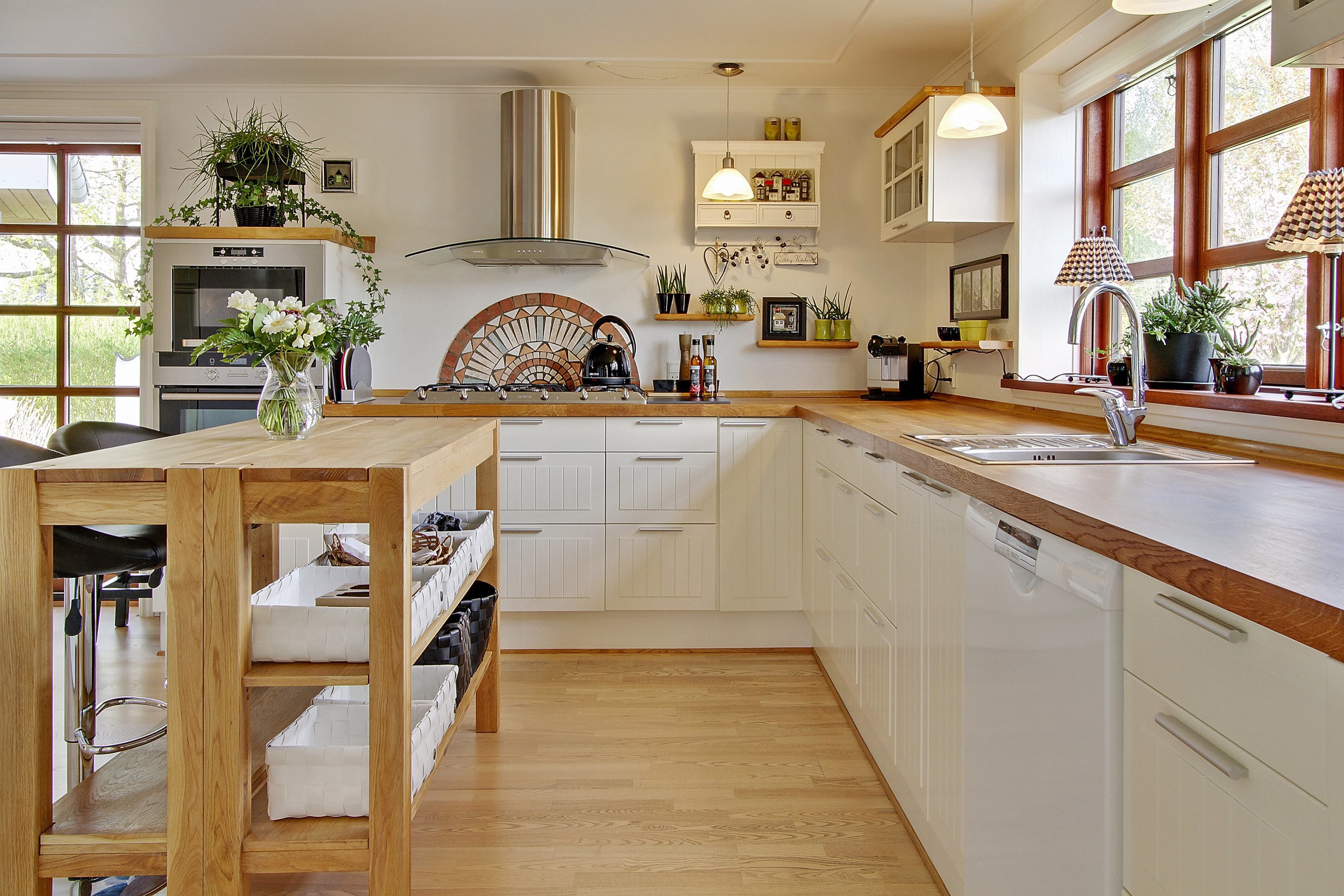 Fremhævet køkken billede i fuldskærmstilstand. Billede af Bøgstedvej 272, Astrup, 9800 Hjørring