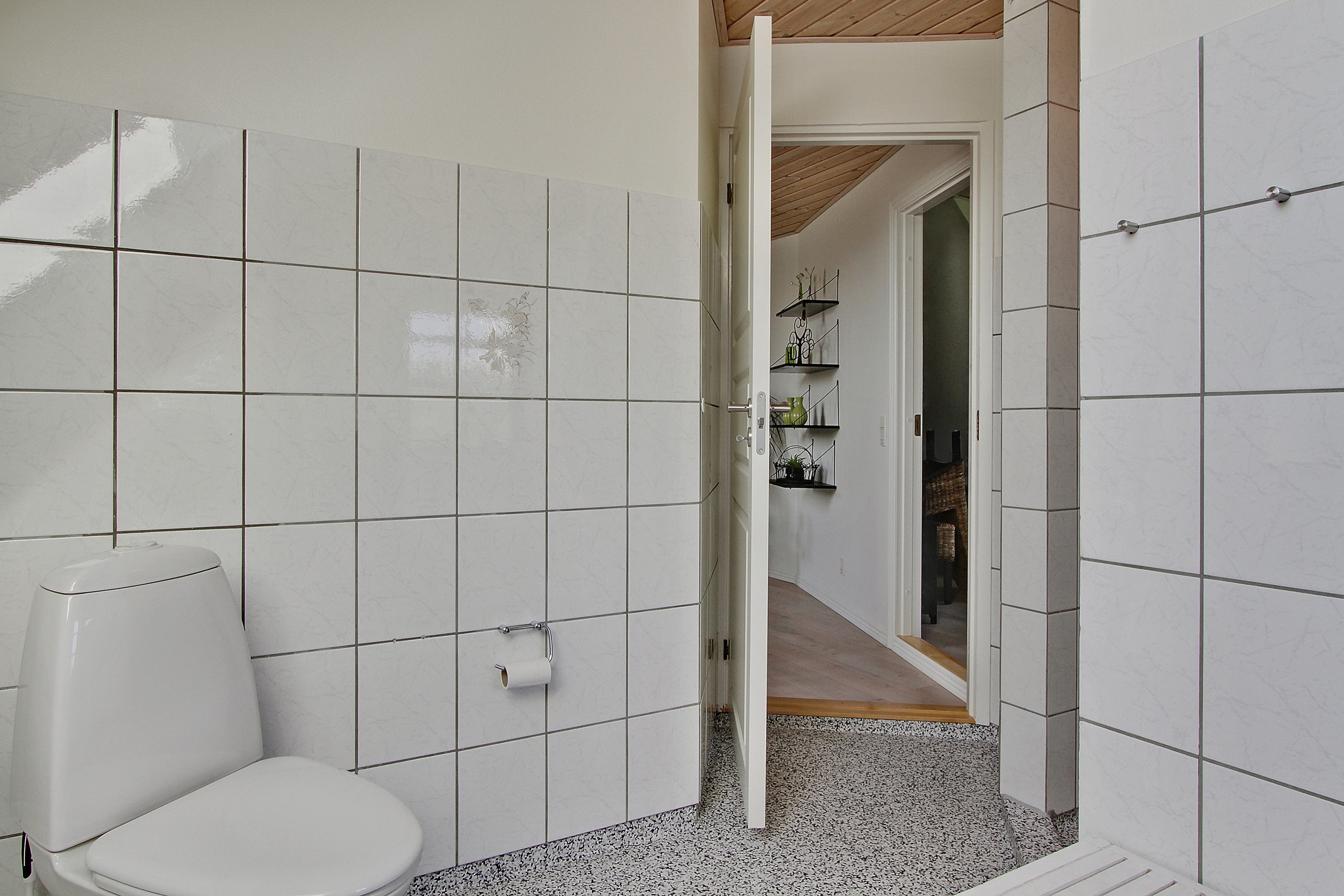 Fremhævet badeværelse billede i fuldskærmstilstand. Billede af Bøgstedvej 272, Astrup, 9800 Hjørring