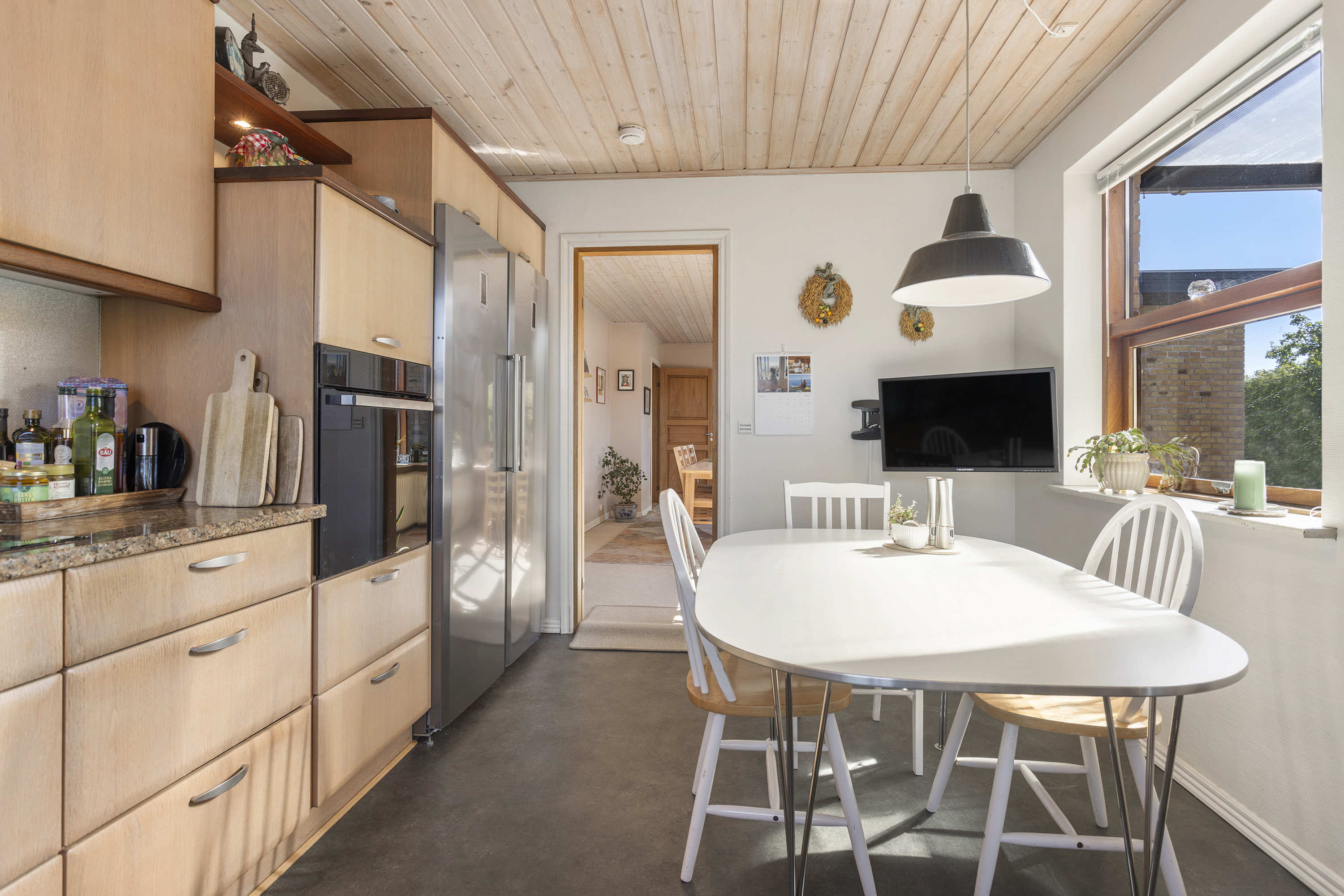 Fremhævet køkken billede i fuldskærmstilstand. Billede af Otto Ruds Vej 11, 9900 Frederikshavn