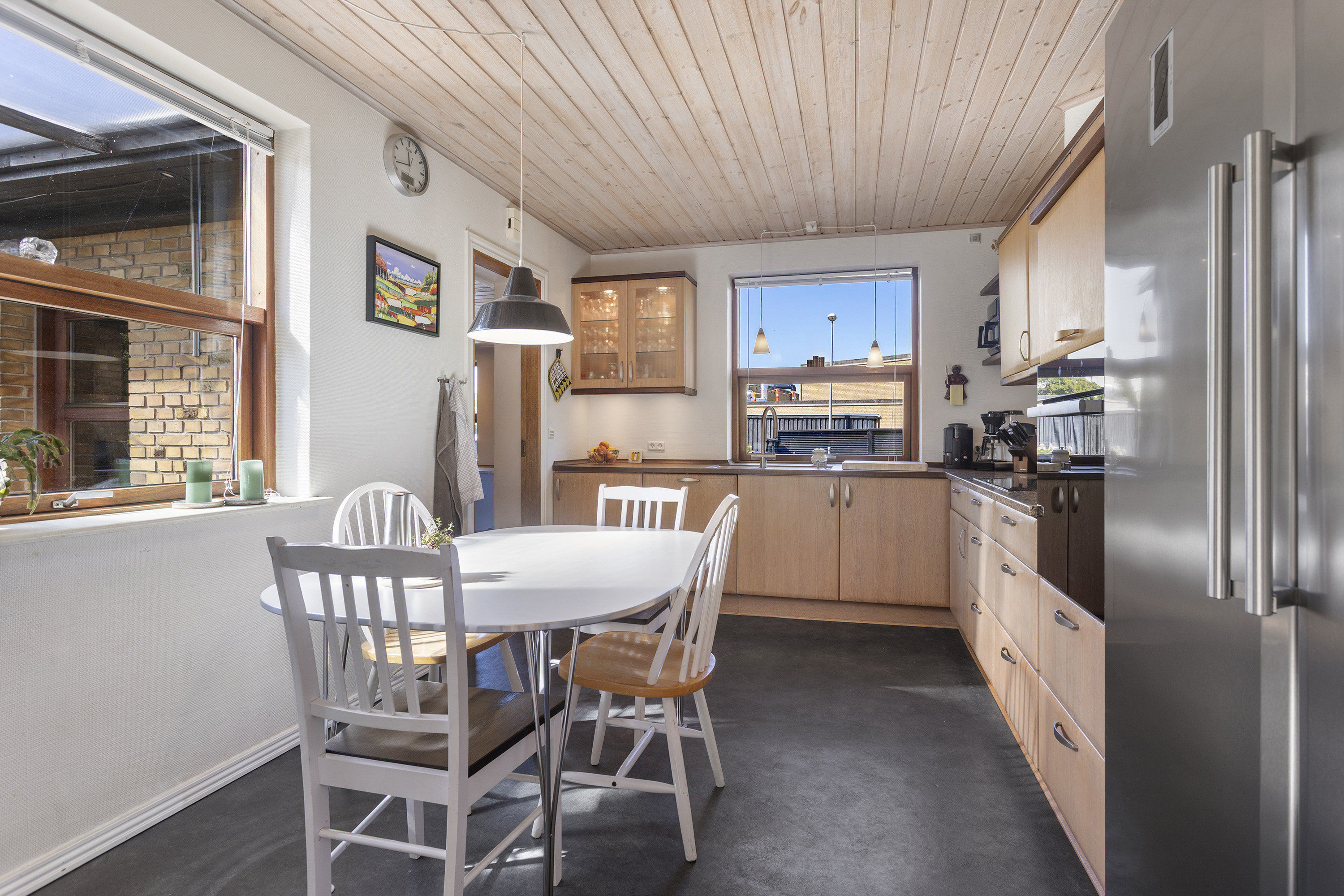 Fremhævet køkken billede i fuldskærmstilstand. Billede af Otto Ruds Vej 11, 9900 Frederikshavn