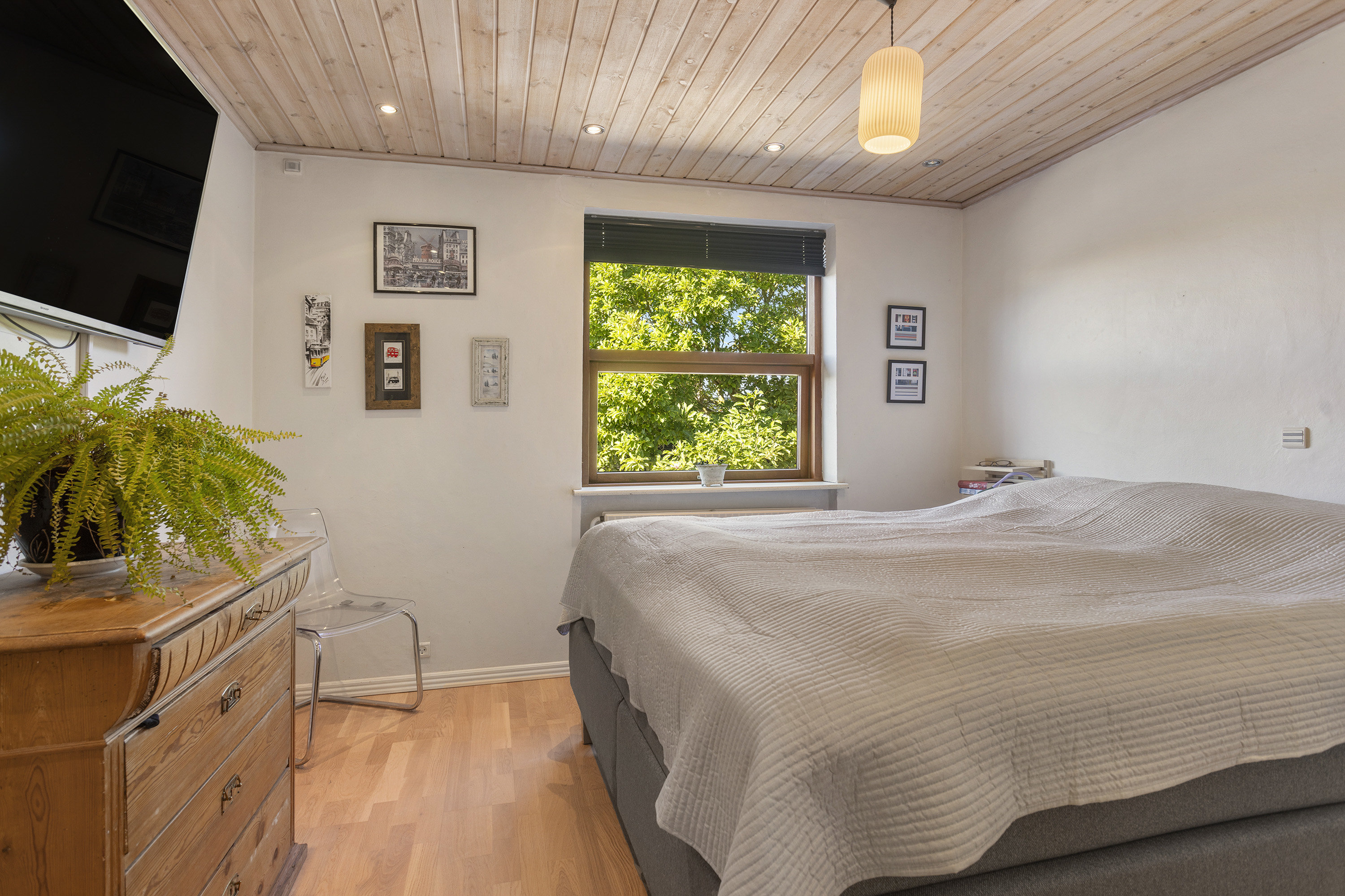 Fremhævet soveværelse billede i fuldskærmstilstand. Billede af Otto Ruds Vej 11, 9900 Frederikshavn