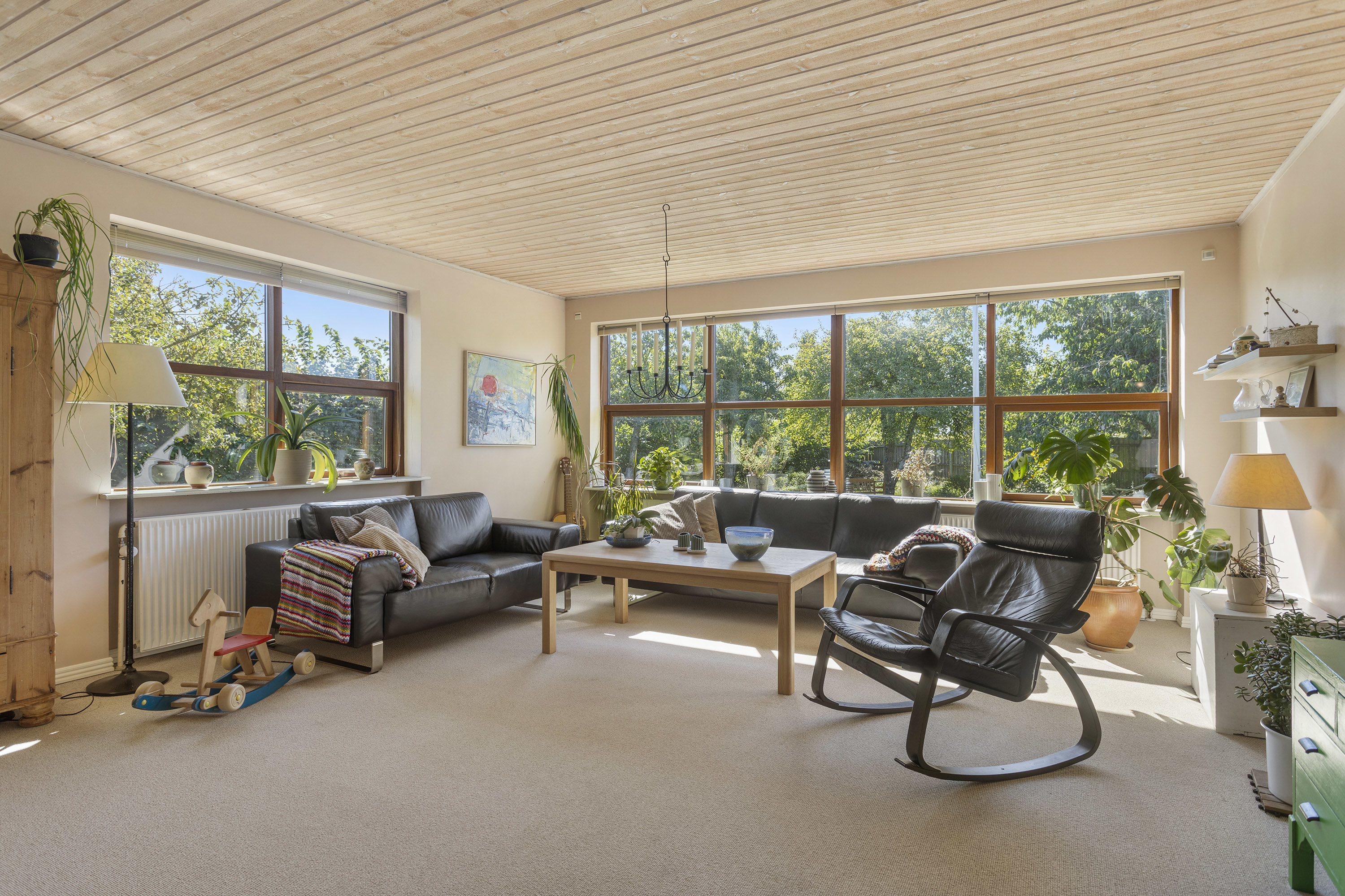 Fremhævet stue billede i fuldskærmstilstand. Billede af Otto Ruds Vej 11, 9900 Frederikshavn