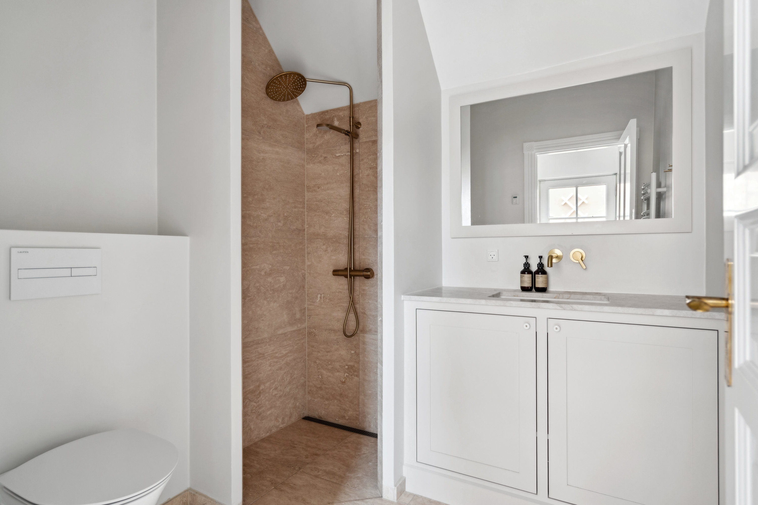 Fremhævet badeværelse billede i fuldskærmstilstand. Billede af Daphnesvej 23, Østerby, 9990 Skagen