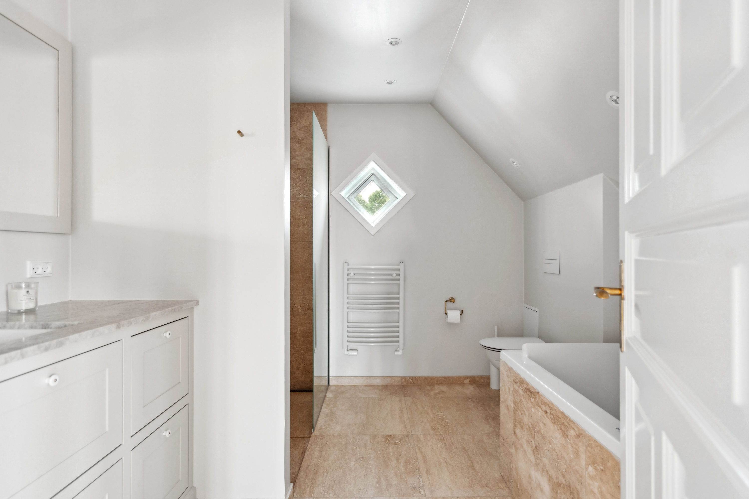 Fremhævet badeværelse billede i fuldskærmstilstand. Billede af Daphnesvej 23, Østerby, 9990 Skagen