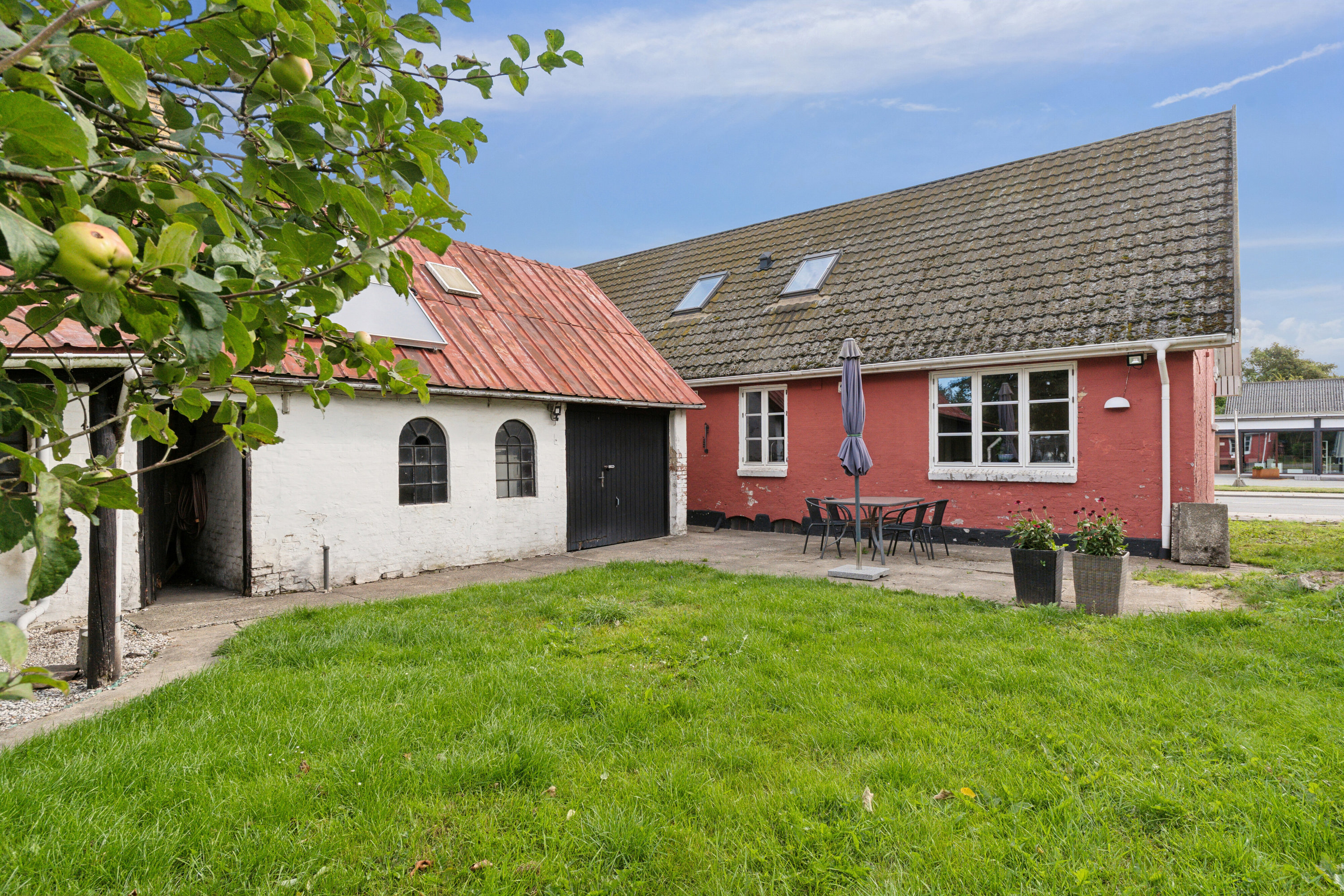 Miniaturebillede 1: set fra haven. Billede af Skagen Landevej 661, Mygdal, 9800 Hjørring