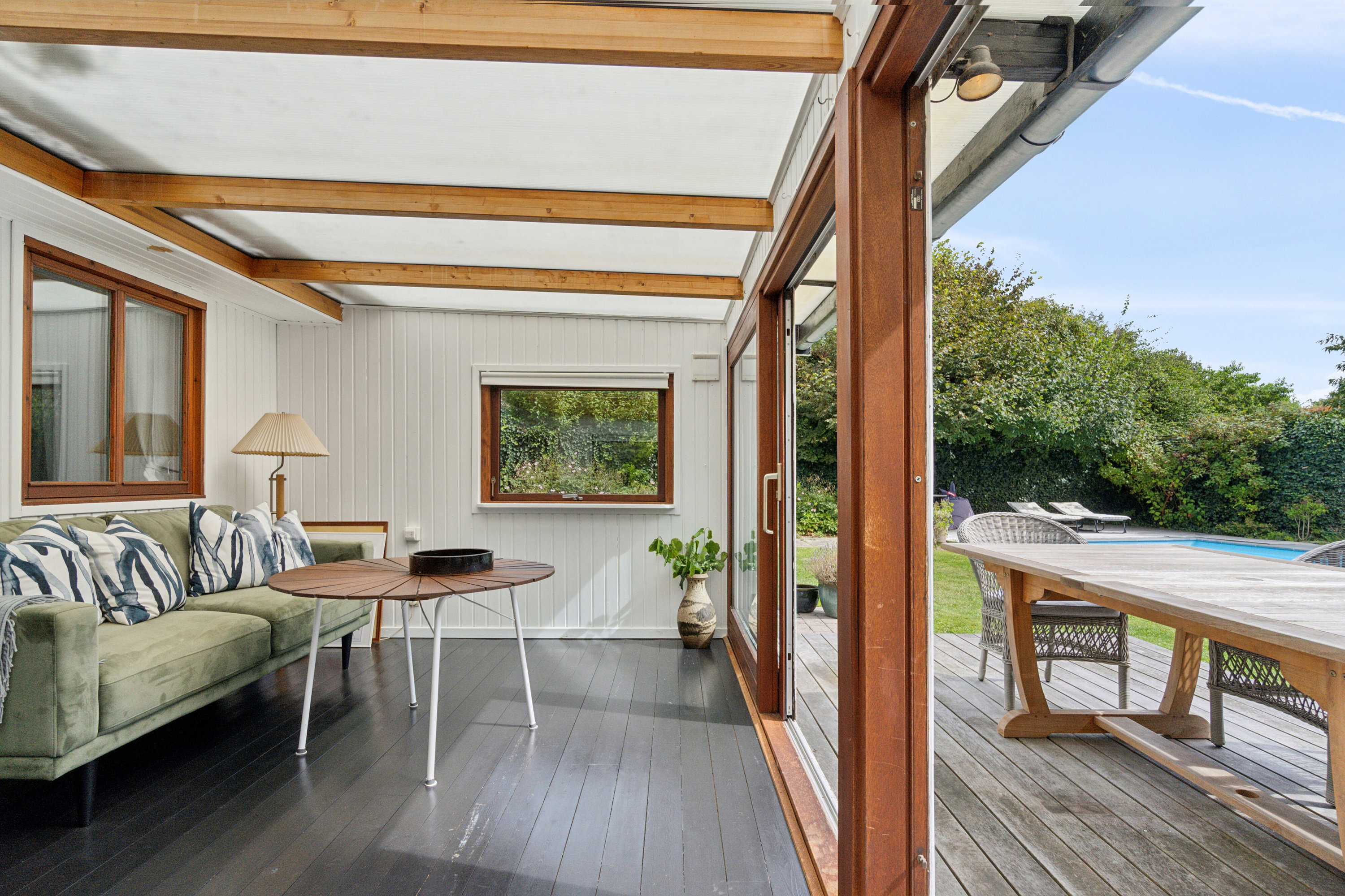 Fremhævet overdækket terrasse billede i fuldskærmstilstand. Billede af Klintevej 28, Hald Strand, 3390 Hundested