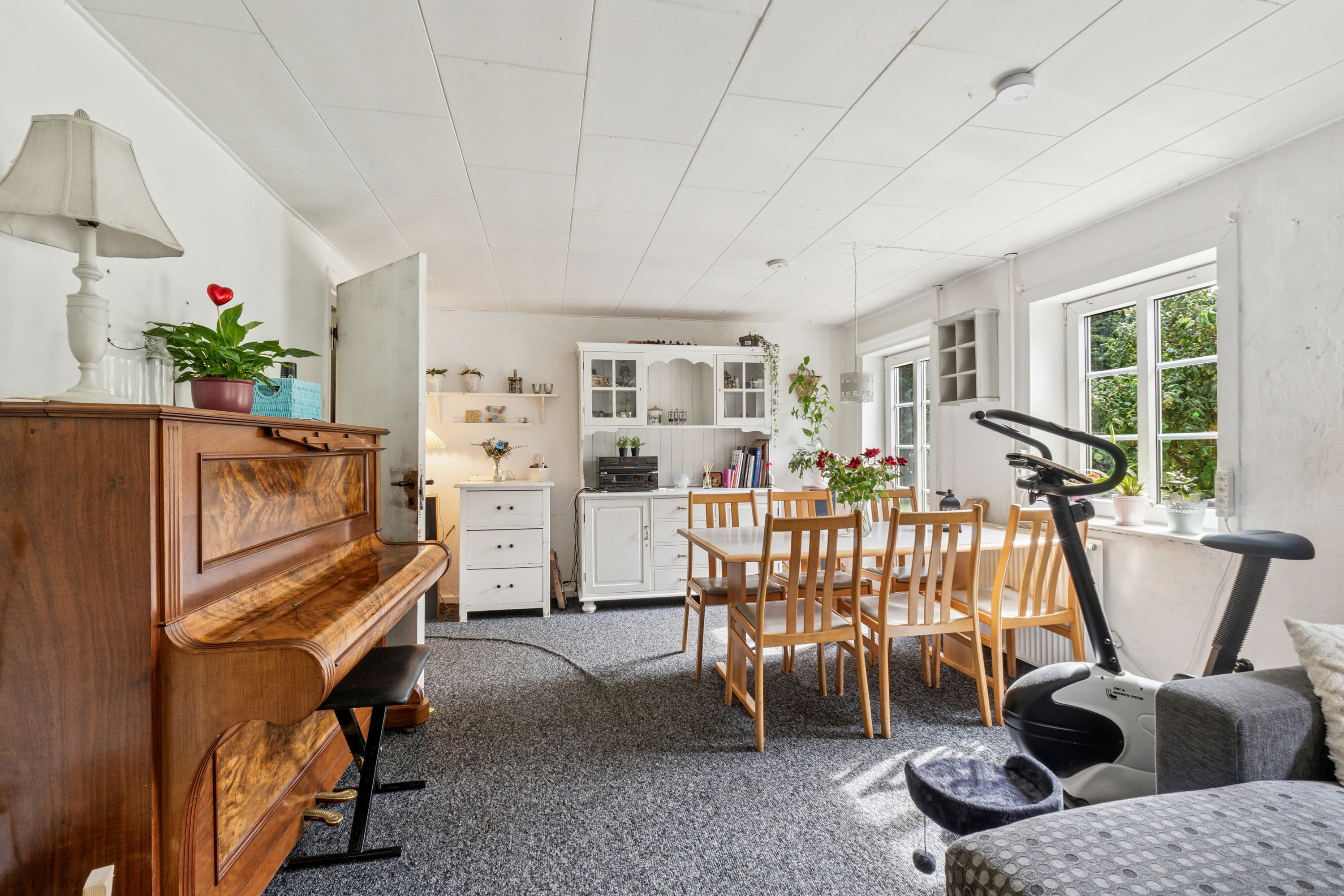 Fremhævet spisestue billede i fuldskærmstilstand. Billede af Nørremark 1, Sdr Hygum, 6630 Rødding