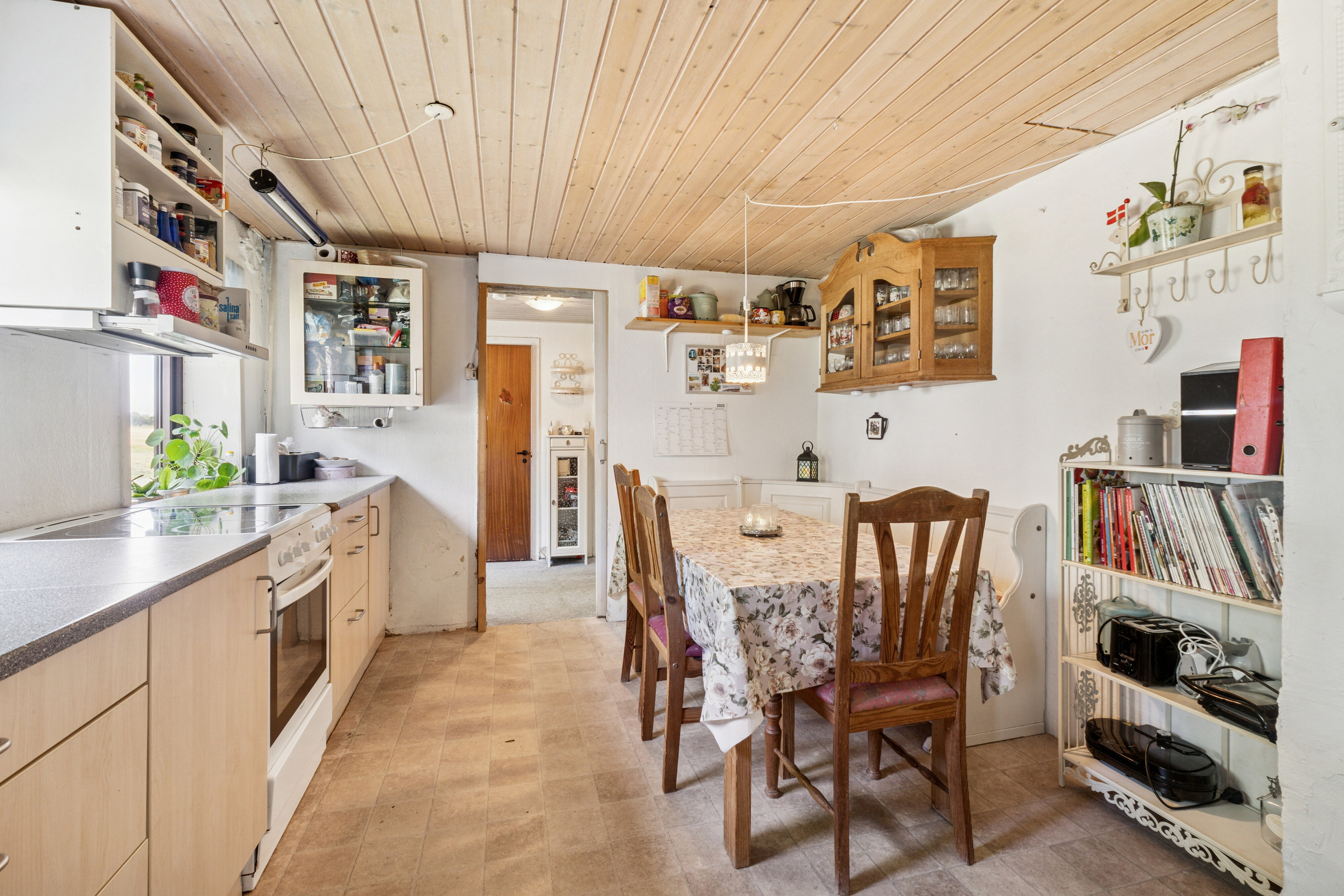 Fremhævet køkken billede i fuldskærmstilstand. Billede af Nørremark 1, Sdr Hygum, 6630 Rødding