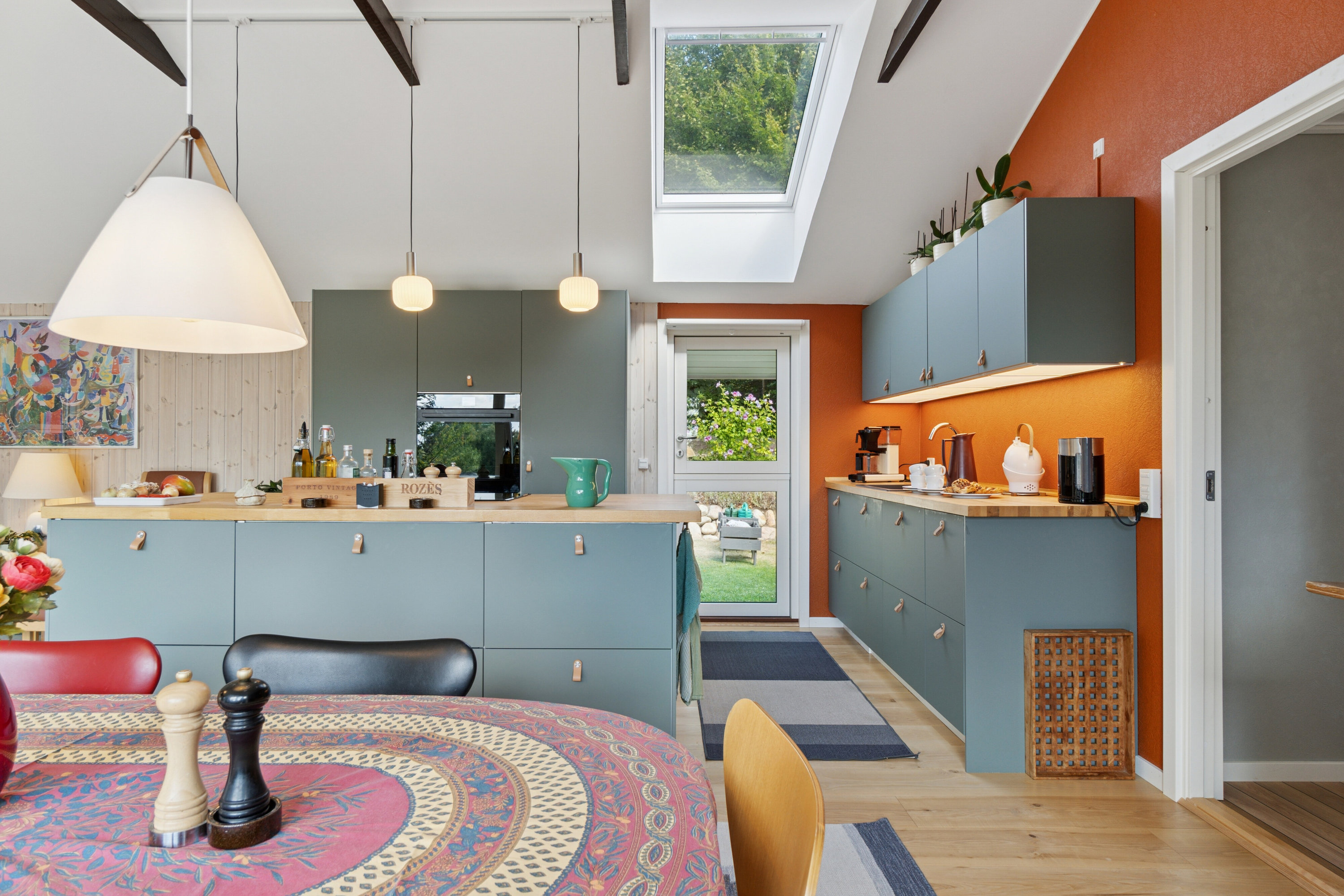 Fremhævet køkken billede i fuldskærmstilstand. Billede af Petrine Sonnesvej 9, Evetofte, 3370 Melby