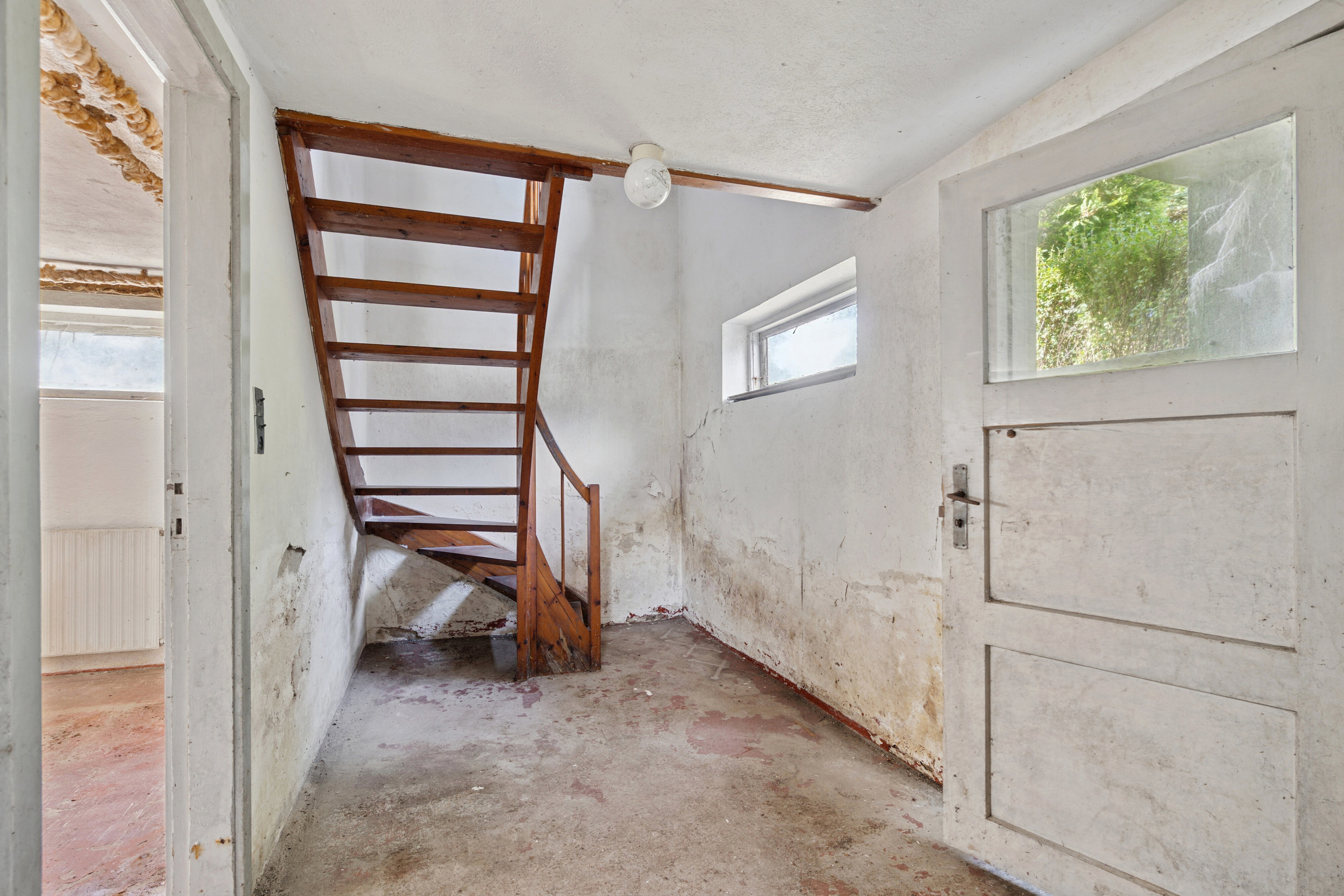 Fremhævet trappe billede i fuldskærmstilstand. Billede af Ørbækvej 139, Tved, 5700 Svendborg