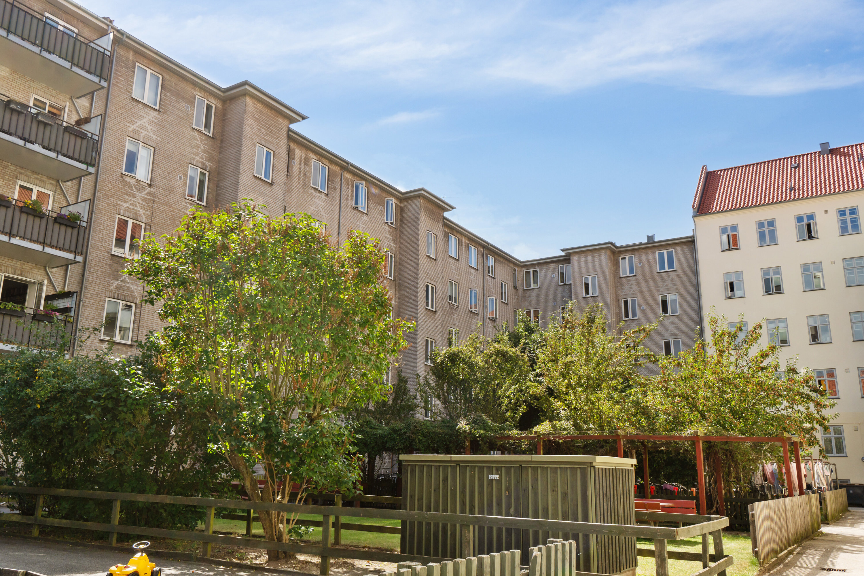 Fremhævet gårdmiljø billede i fuldskærmstilstand. Billede af Keplersgade 17, 4. tv., 2300 København S