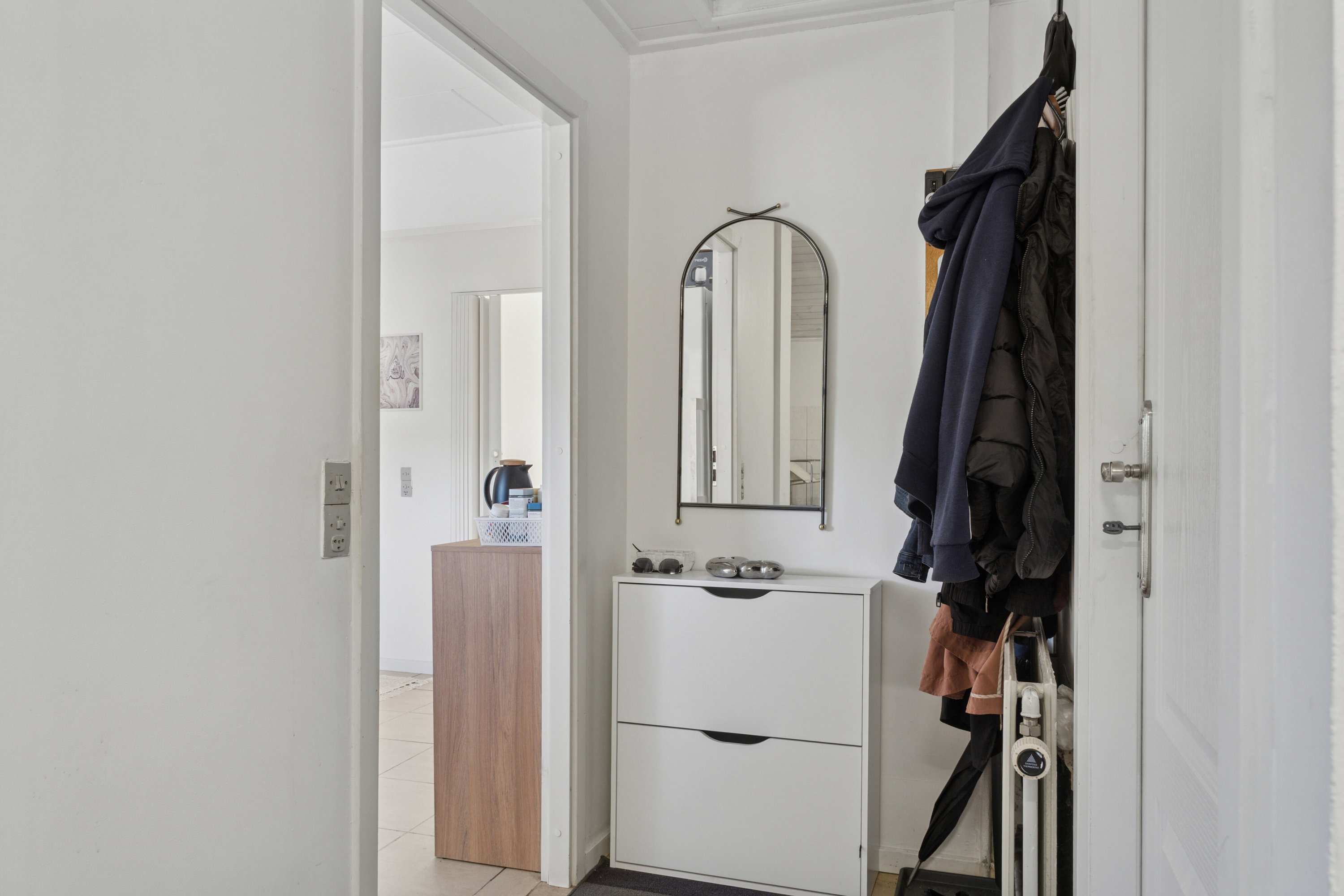 Fremhævet gang billede i fuldskærmstilstand. Billede af Solvænget 1, 8723 Løsning