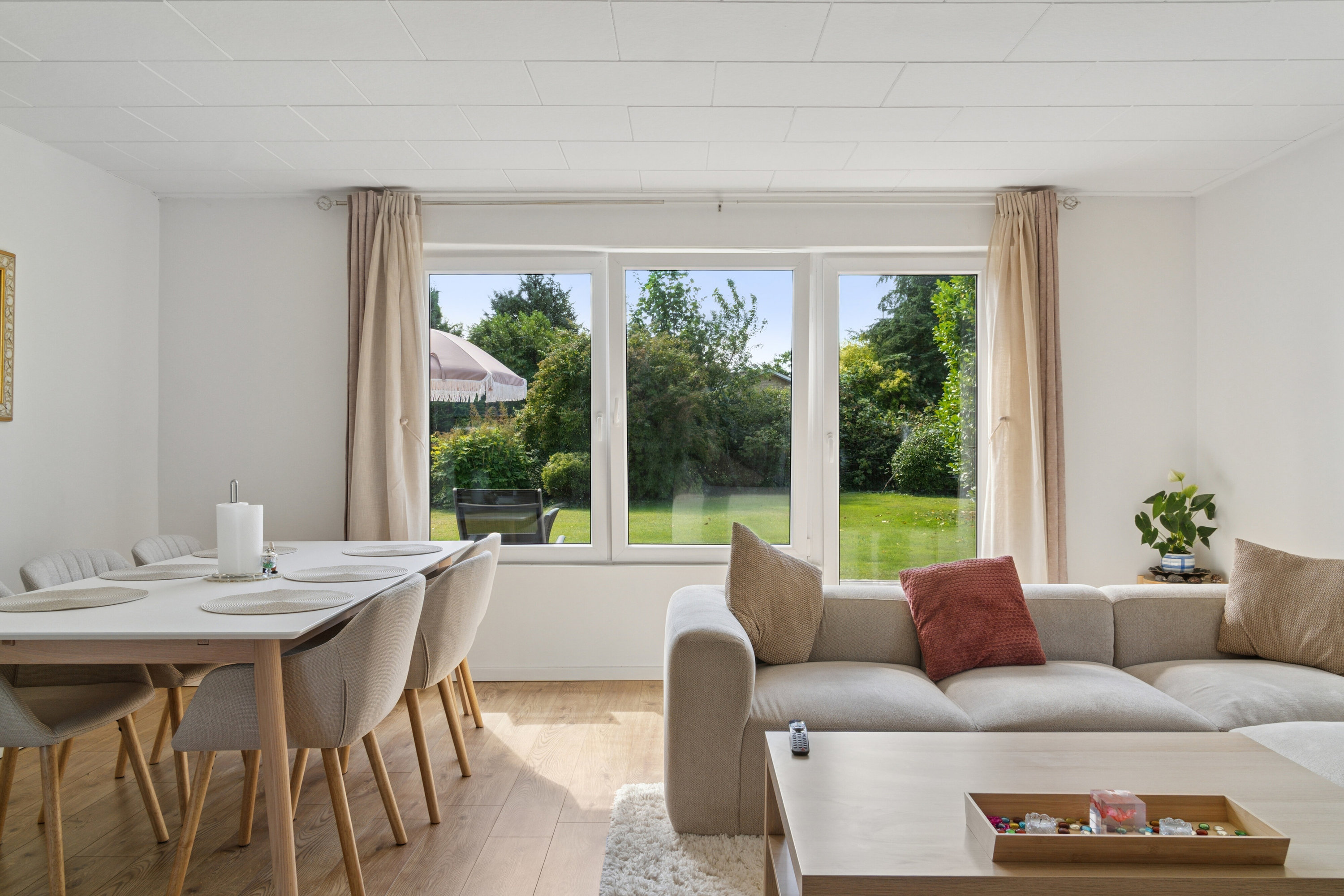 Miniaturebillede 1: stue. Billede af Solvænget 1, 8723 Løsning