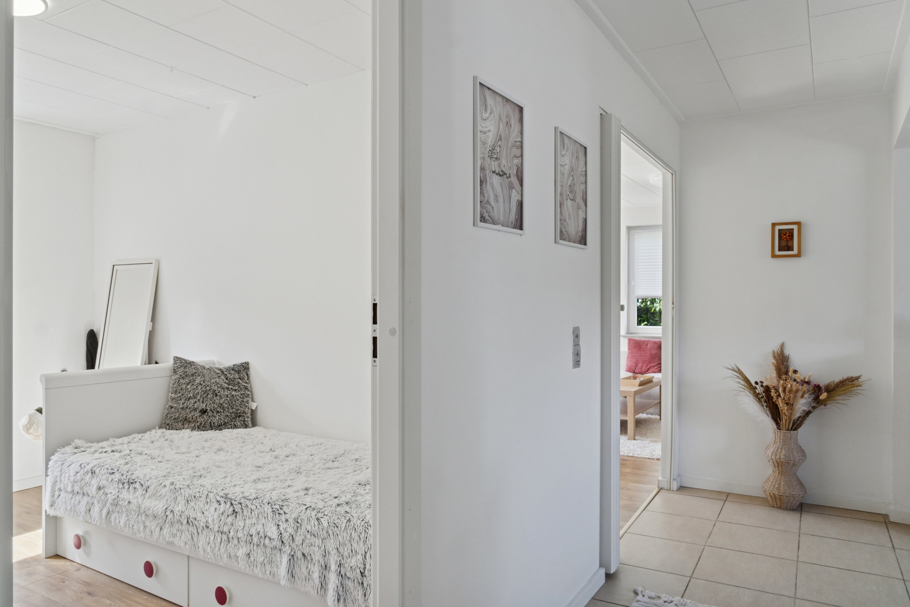 Fremhævet gang billede i fuldskærmstilstand. Billede af Solvænget 1, 8723 Løsning