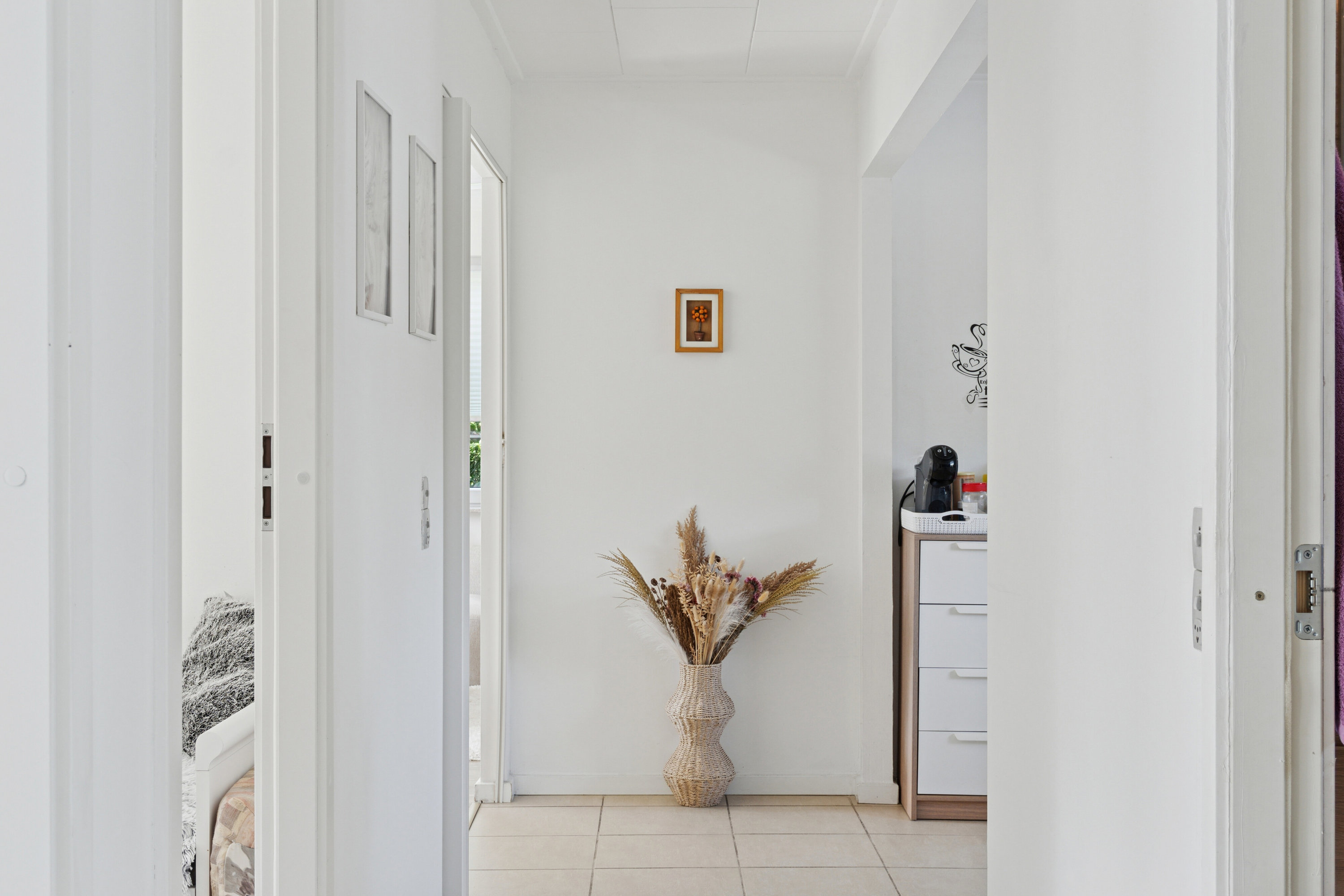 Fremhævet gang billede i fuldskærmstilstand. Billede af Solvænget 1, 8723 Løsning