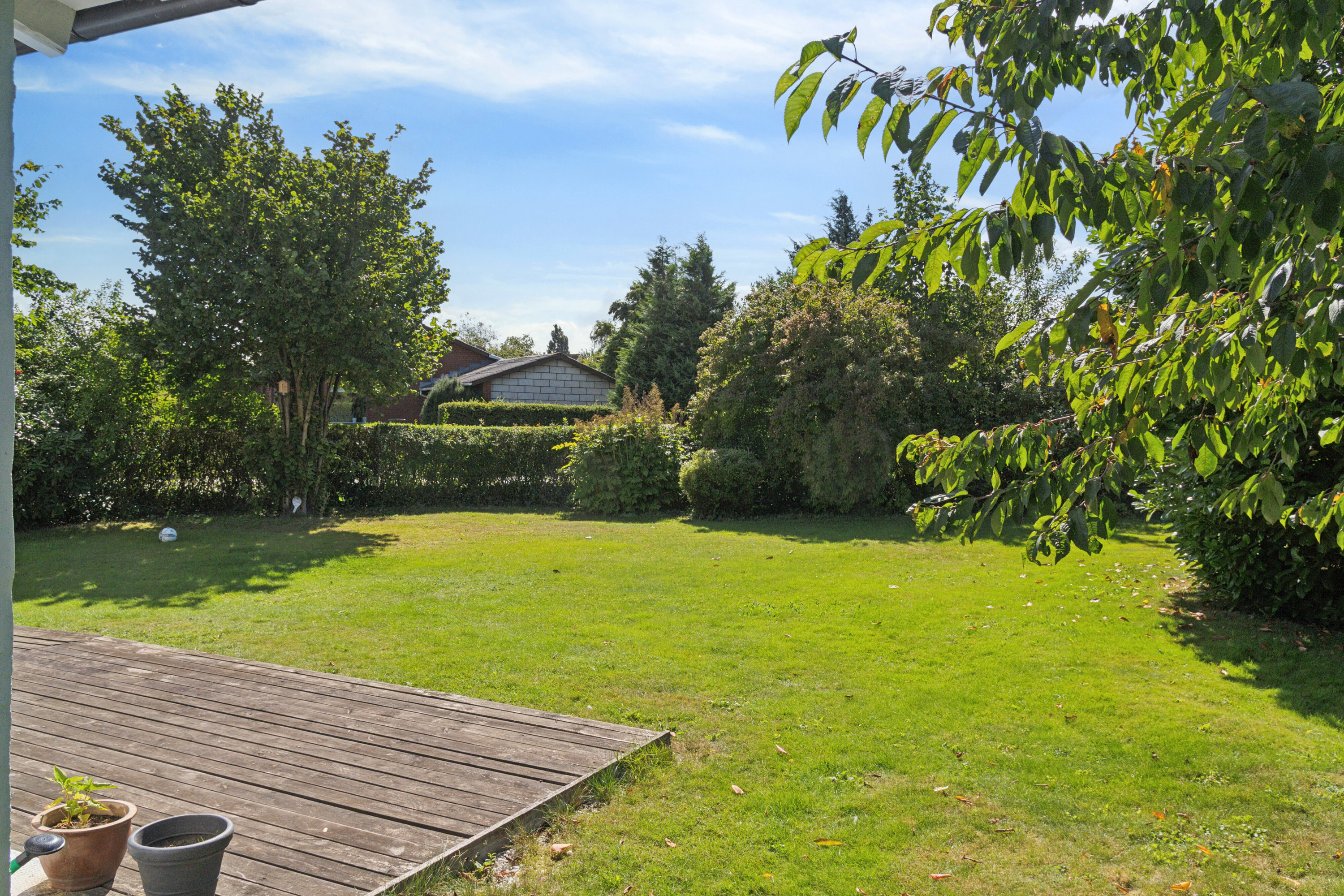 Fremhævet have billede i fuldskærmstilstand. Billede af Solvænget 1, 8723 Løsning