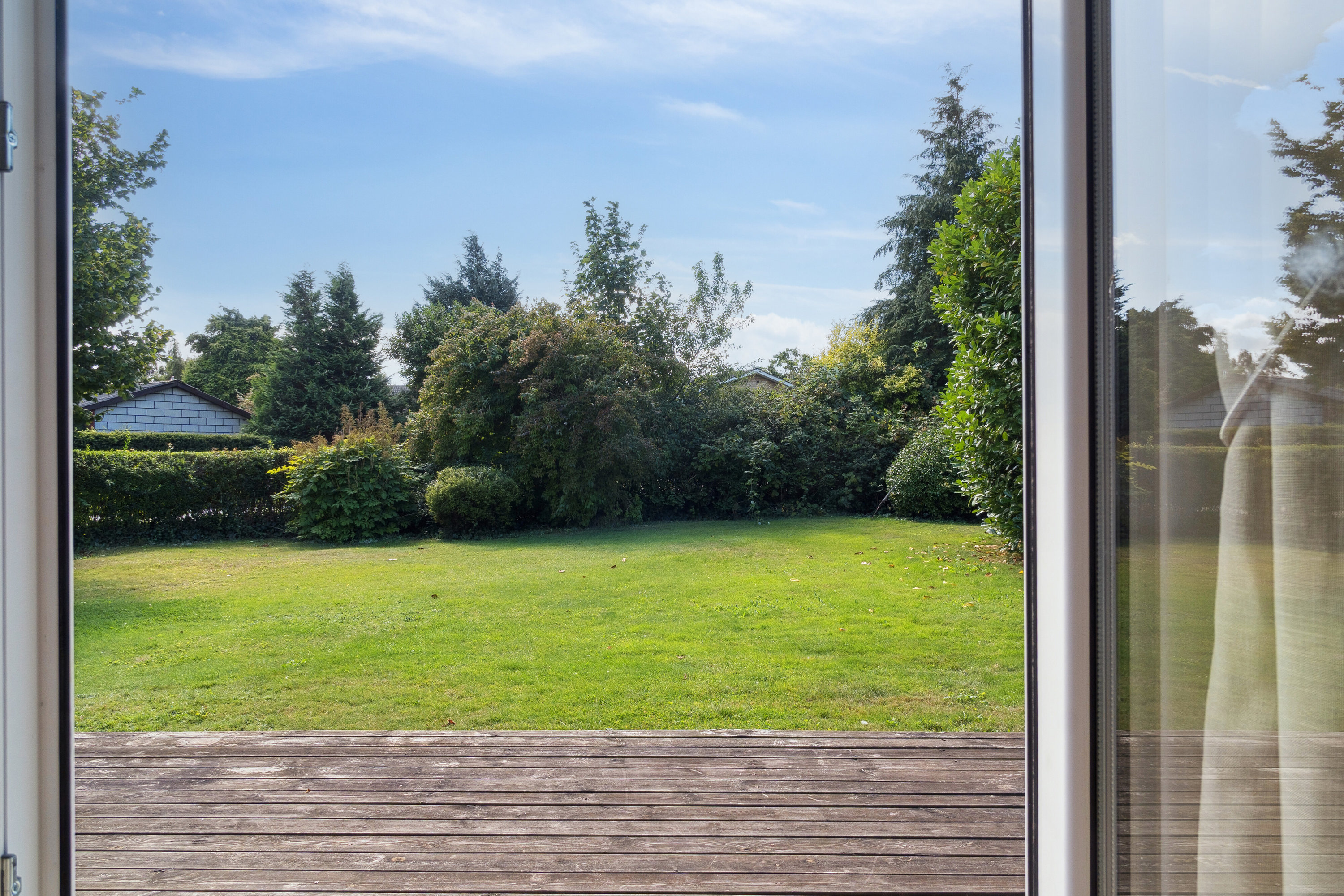 Fremhævet udendørs billede i fuldskærmstilstand. Billede af Solvænget 1, 8723 Løsning