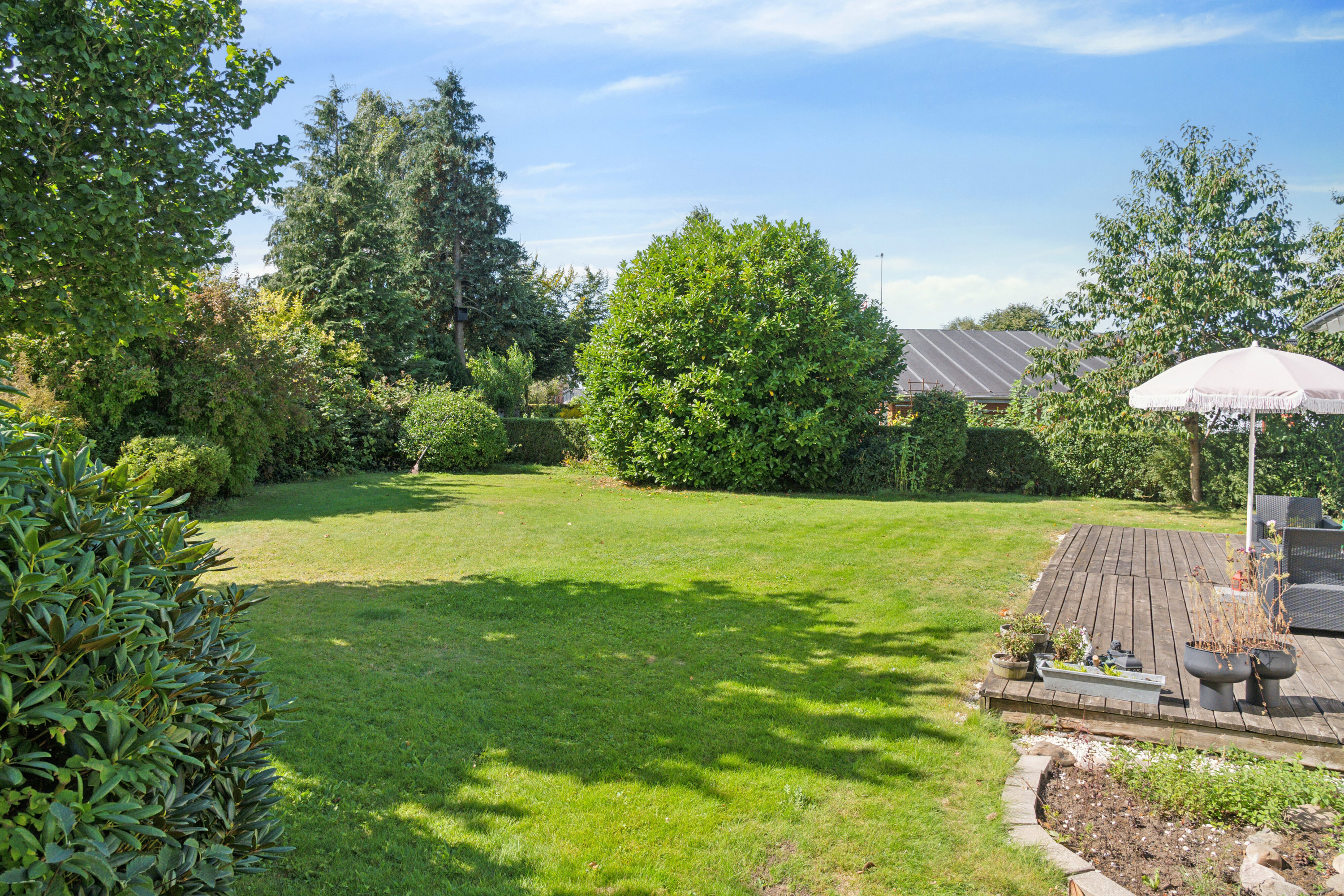 Fremhævet have billede i fuldskærmstilstand. Billede af Solvænget 1, 8723 Løsning