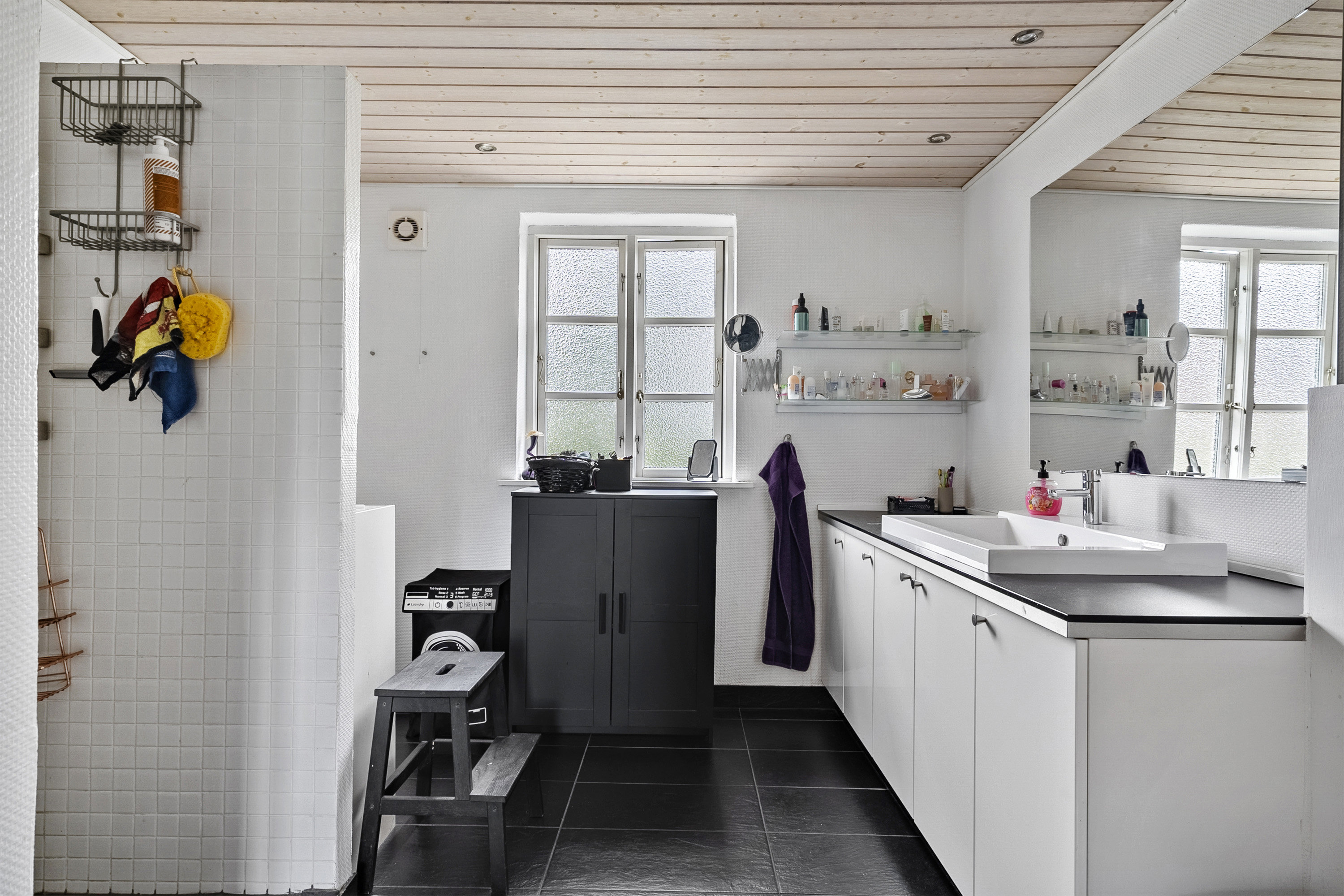 Fremhævet badeværelse billede i fuldskærmstilstand. Billede af Blegindvej 77B, Blegind, 8362 Hørning