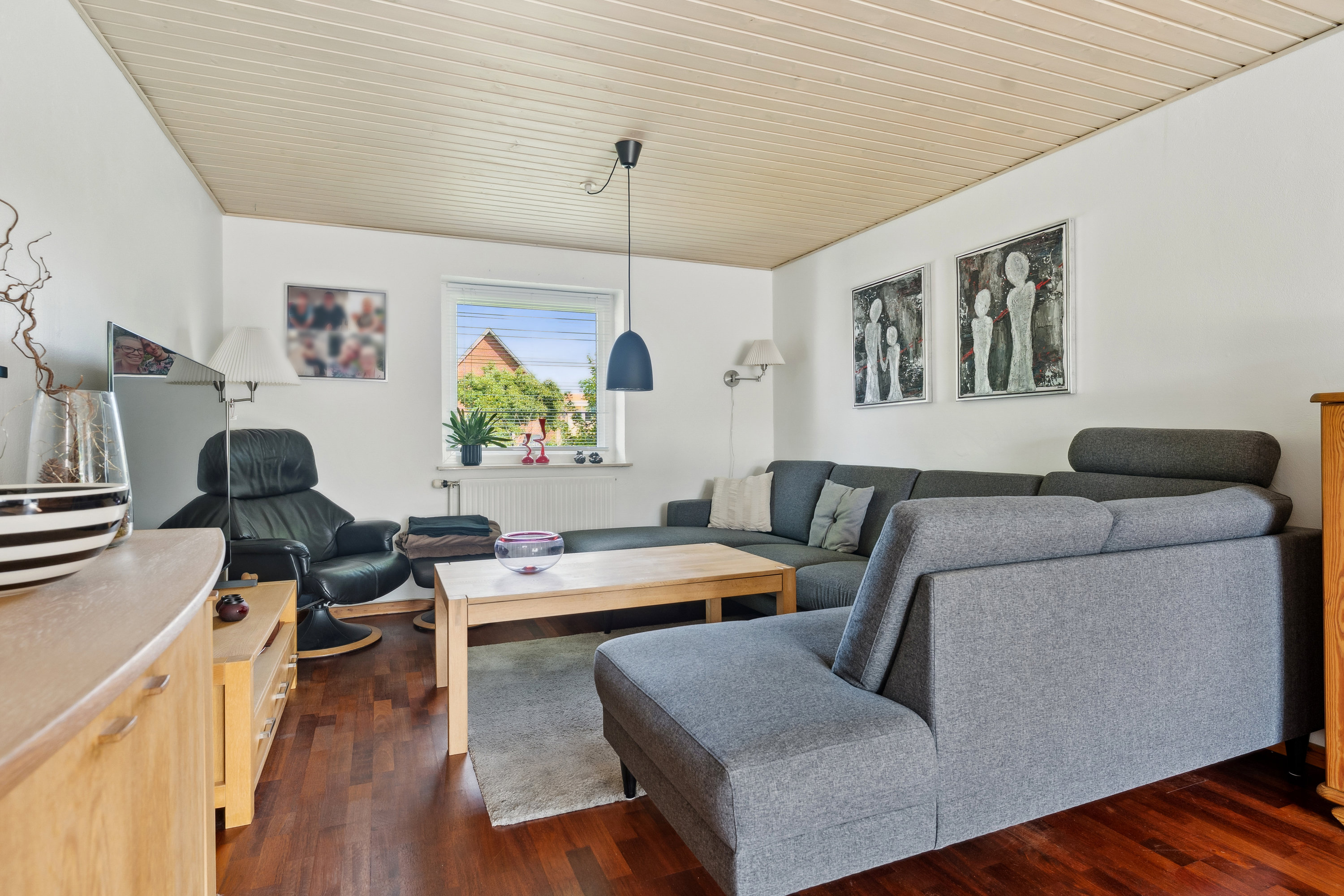 Fremhævet stue billede i fuldskærmstilstand. Billede af Mølleengen 8, 8850 Bjerringbro