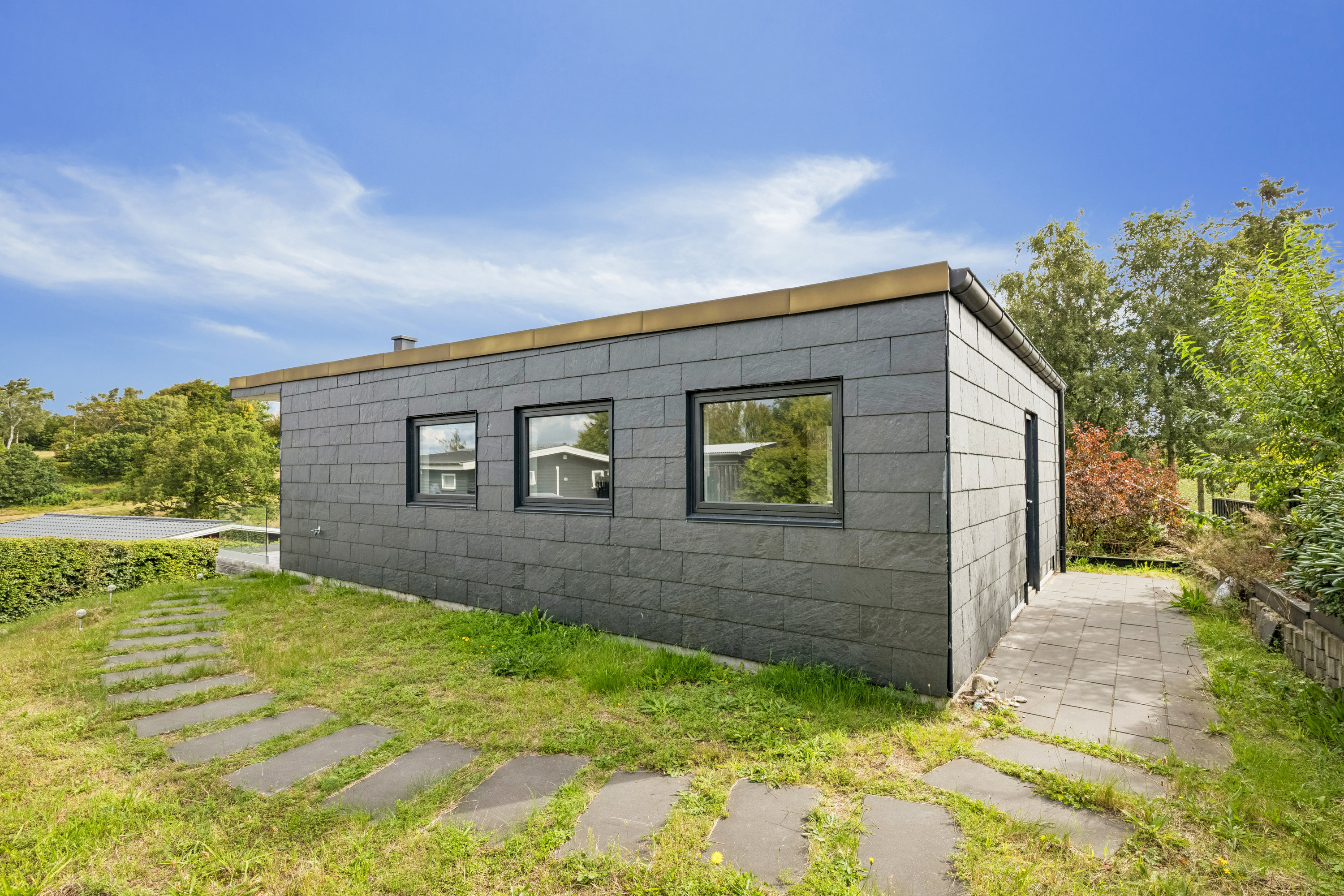 Fremhævet ejendom 1 billede i fuldskærmstilstand. Billede af Strandvejen 62, Hjarbæk, 8831 Løgstrup