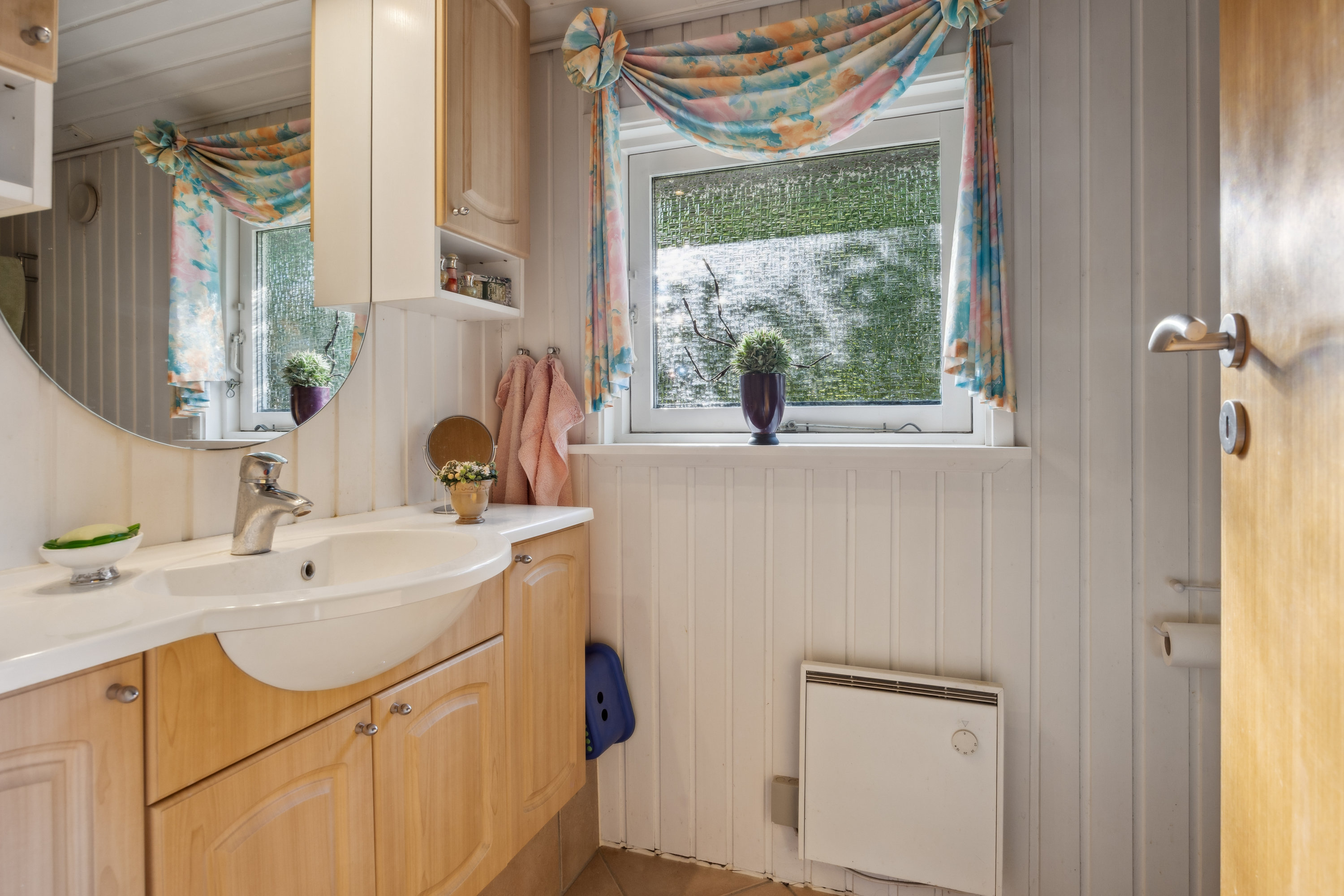 Fremhævet badeværelse billede i fuldskærmstilstand. Billede af Bisnapvej 67, Bisnap, 9370 Hals