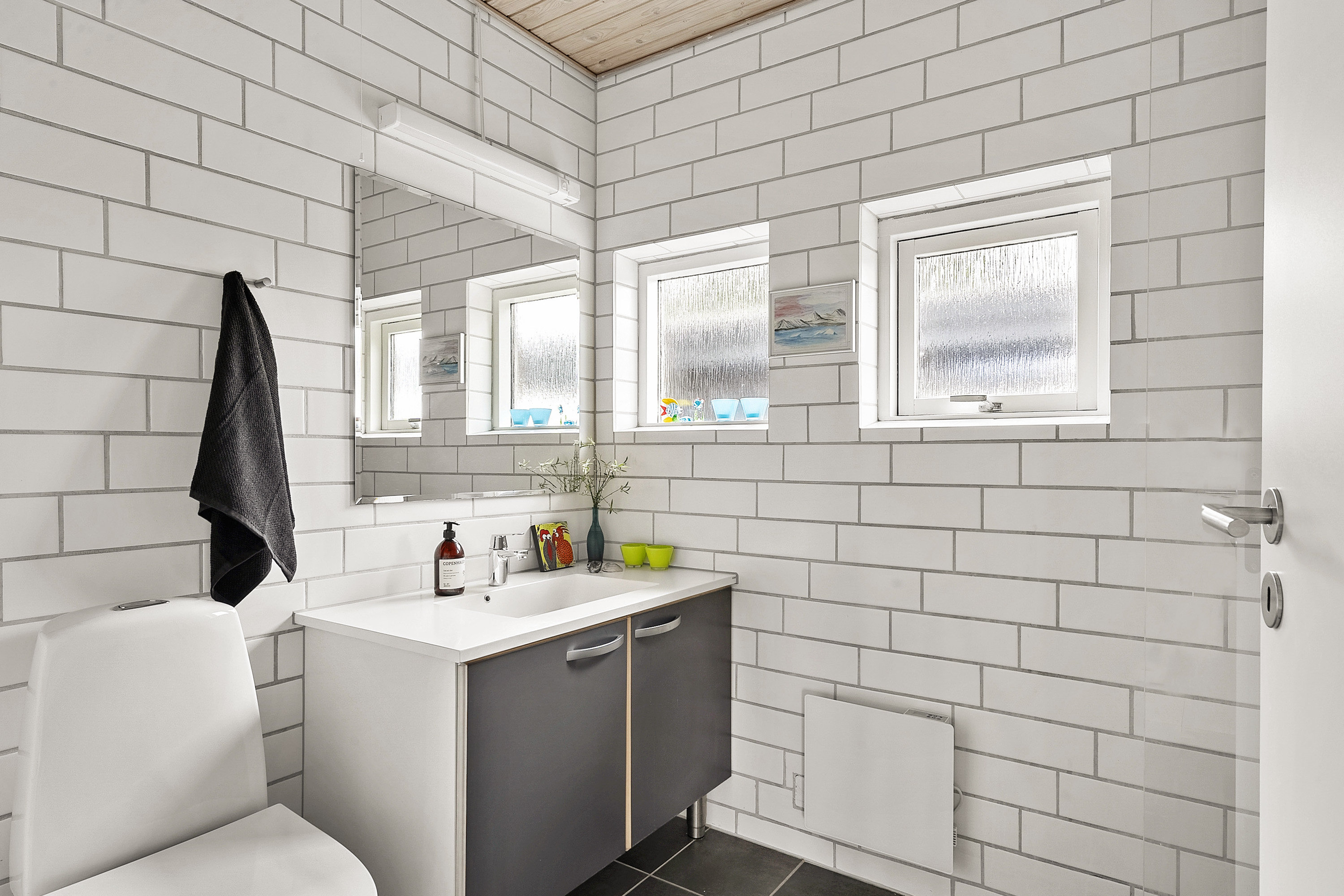 Fremhævet badeværelse billede i fuldskærmstilstand. Billede af Gl Krovej 25A, Norsminde, 8300 Odder