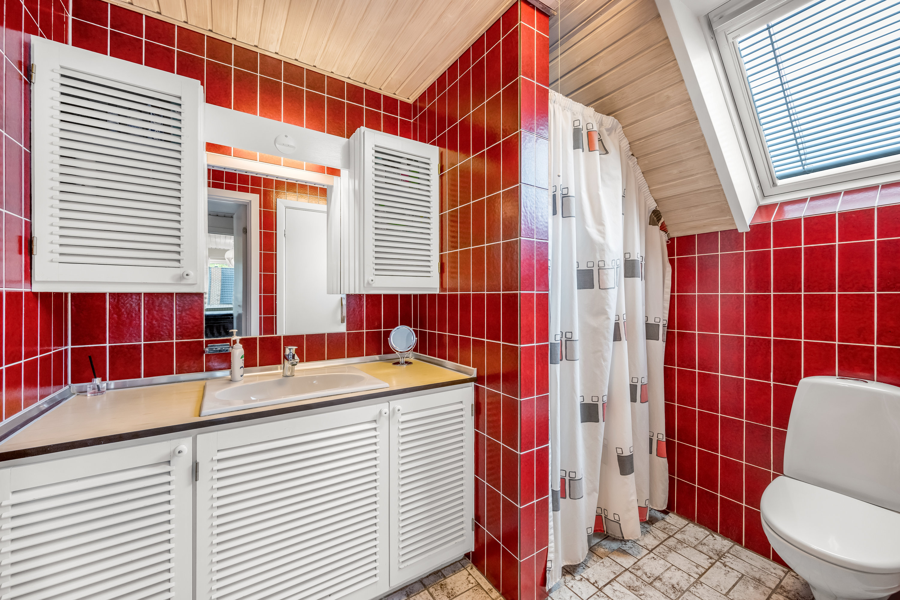 Fremhævet badeværelse  billede i fuldskærmstilstand. Billede af Åbrinken 14, 6900 Skjern