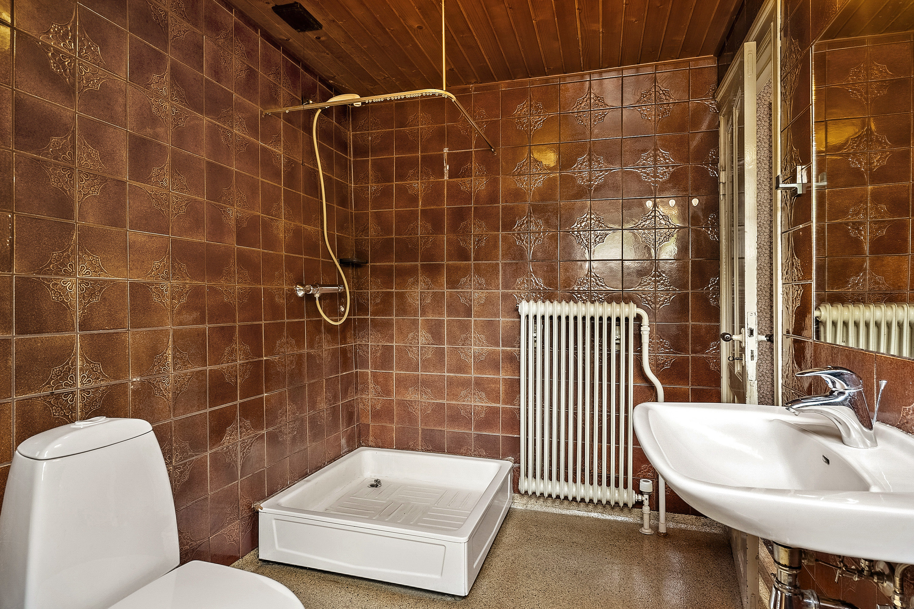 Fremhævet toilet billede i fuldskærmstilstand. Billede af Nørregade 26, 8300 Odder