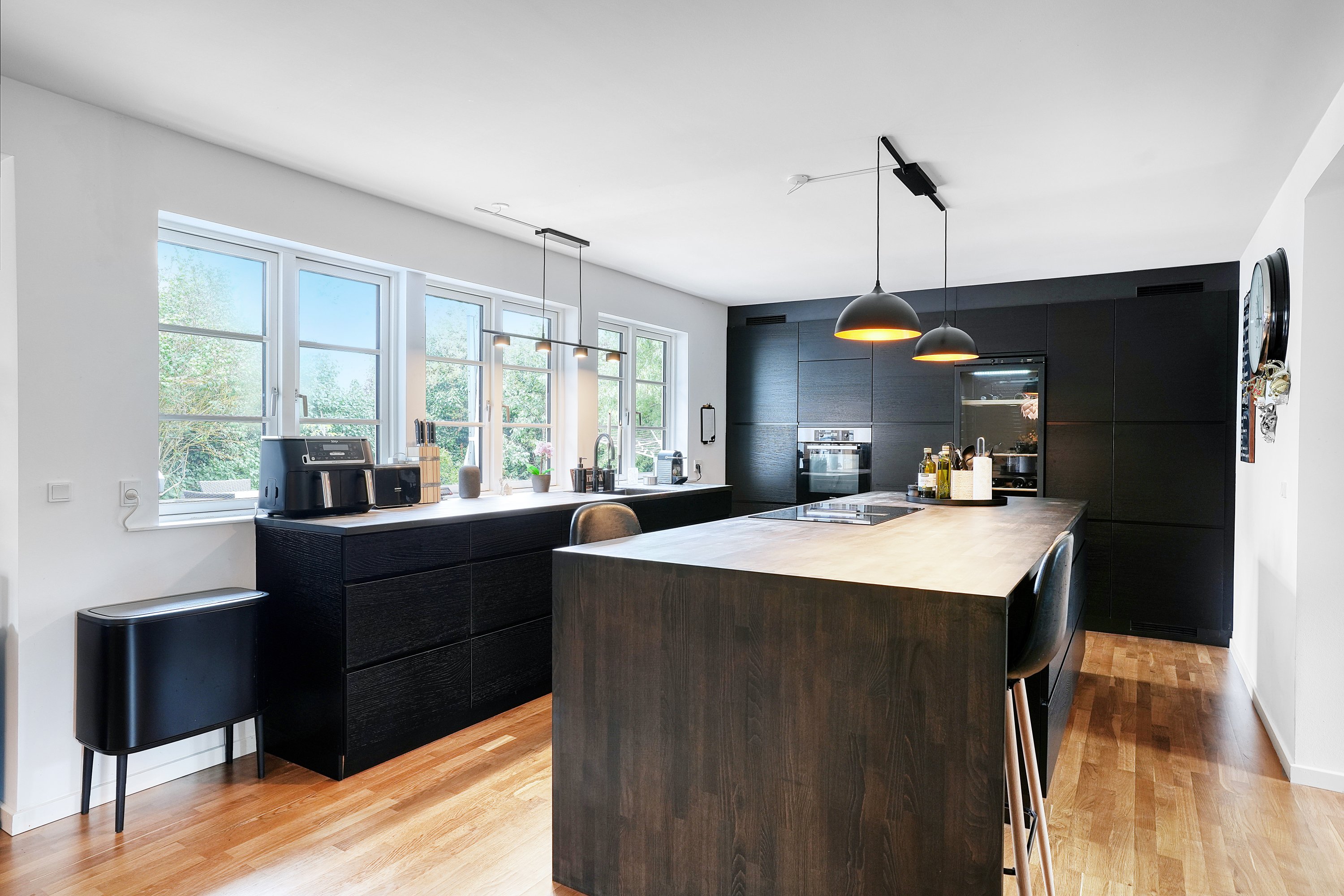 Miniaturebillede 1: køkken. Billede af Svalegangen 3, 2680 Solrød Strand