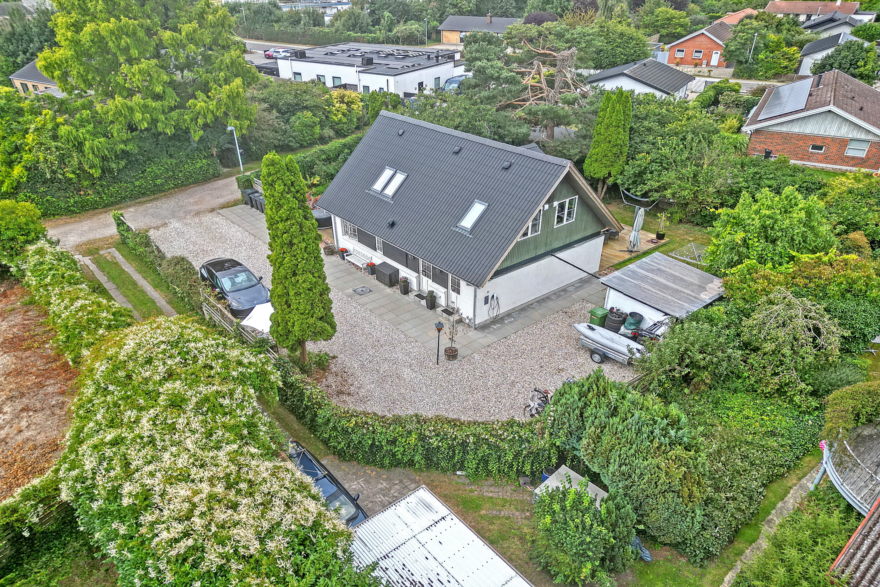 Fremhævet luftfoto billede i fuldskærmstilstand. Billede af Svalegangen 3, 2680 Solrød Strand