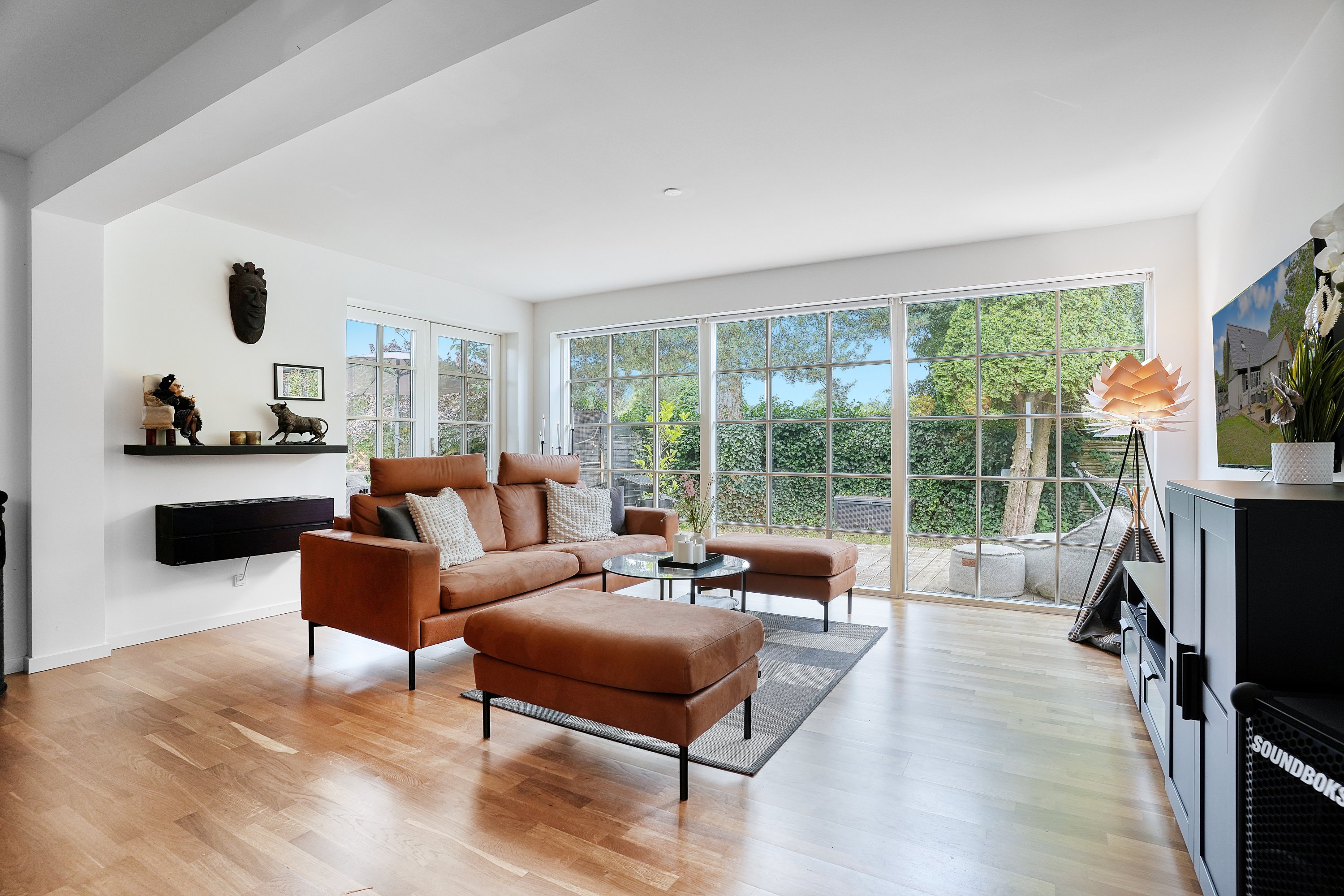 Fremhævet stue billede i fuldskærmstilstand. Billede af Svalegangen 3, 2680 Solrød Strand