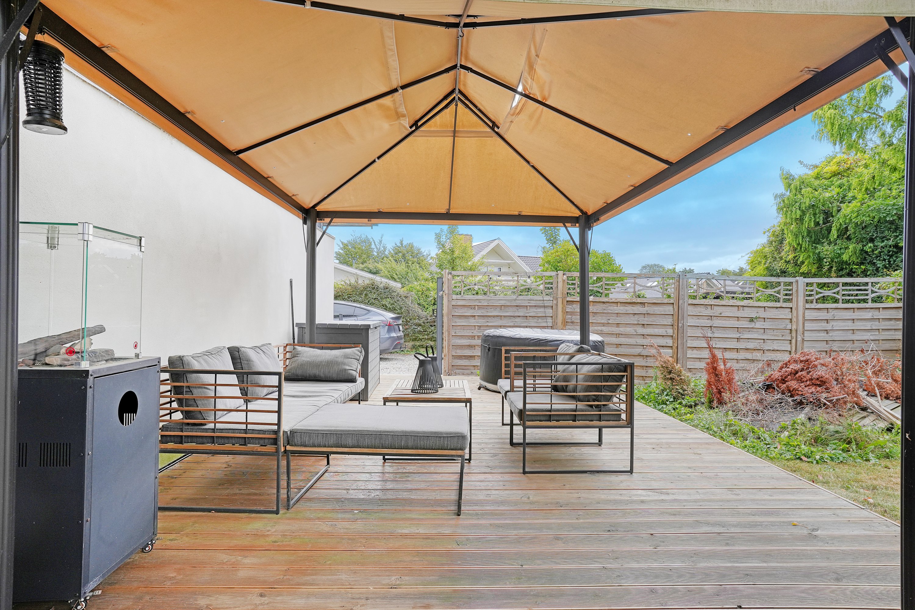 Fremhævet terrasse billede i fuldskærmstilstand. Billede af Svalegangen 3, 2680 Solrød Strand