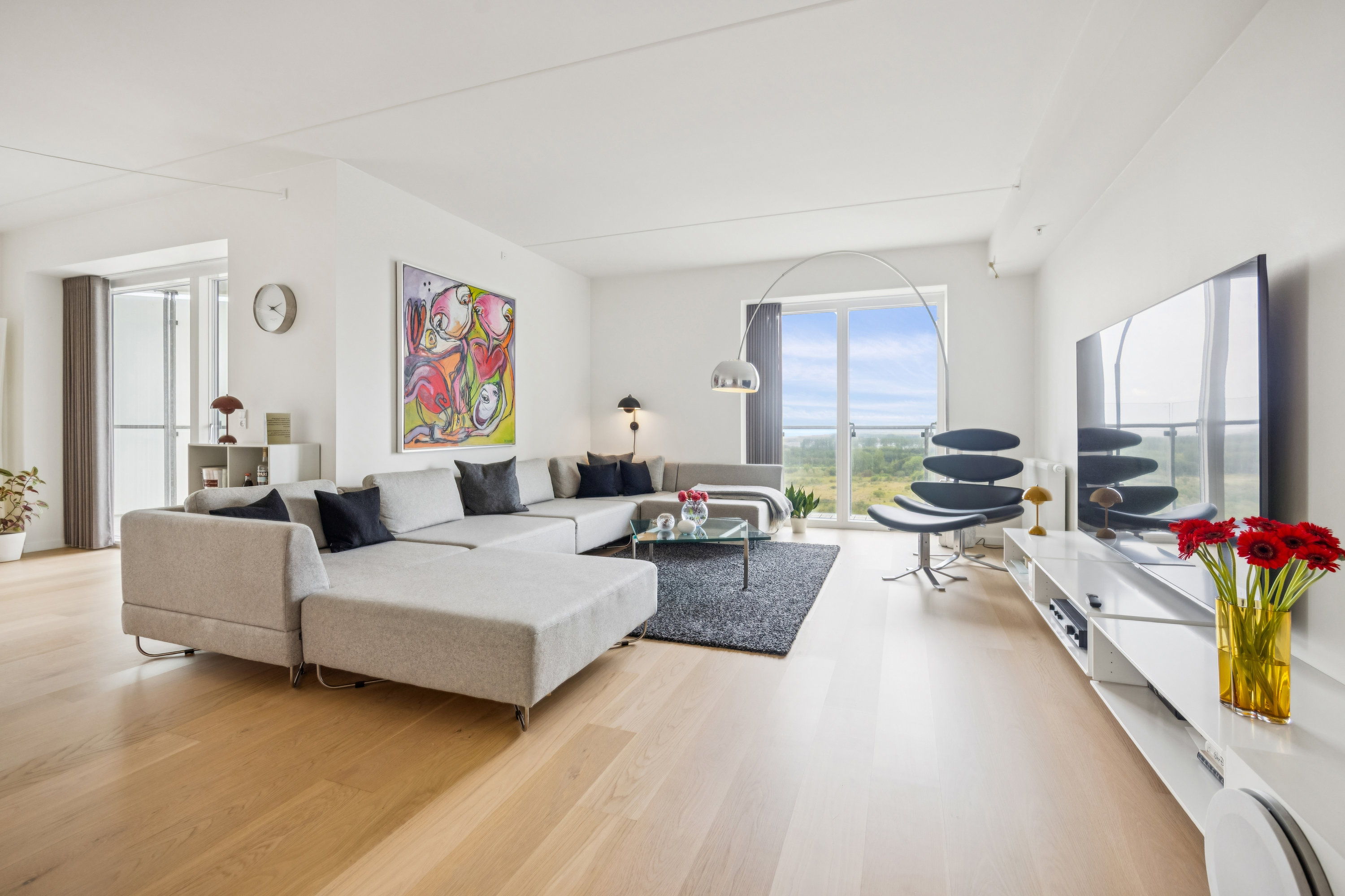 Fremhævet stue billede i fuldskærmstilstand. Billede af Julius Posselts Vej 3A, 15. 2., 9400 Nørresundby