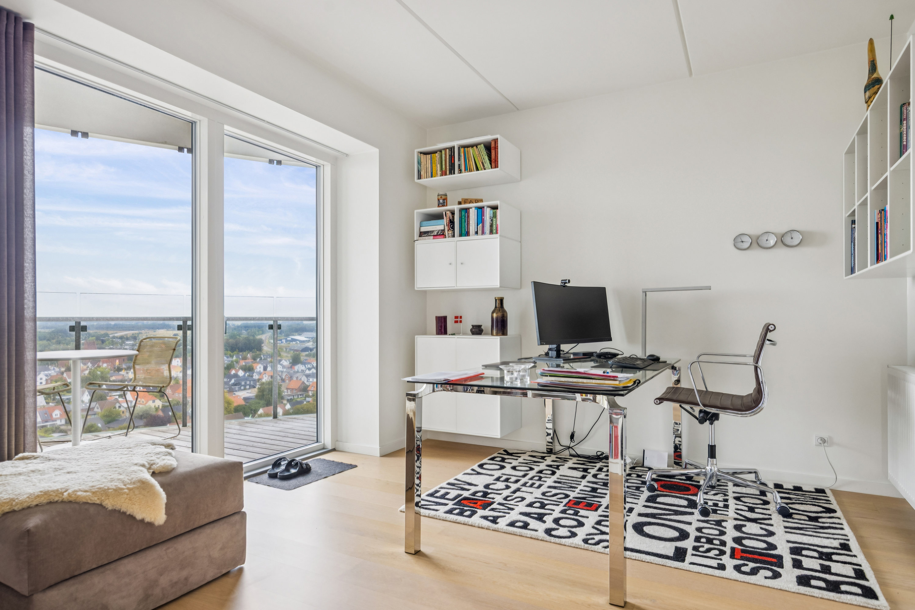 Fremhævet stue billede i fuldskærmstilstand. Billede af Julius Posselts Vej 3A, 15. 2., 9400 Nørresundby