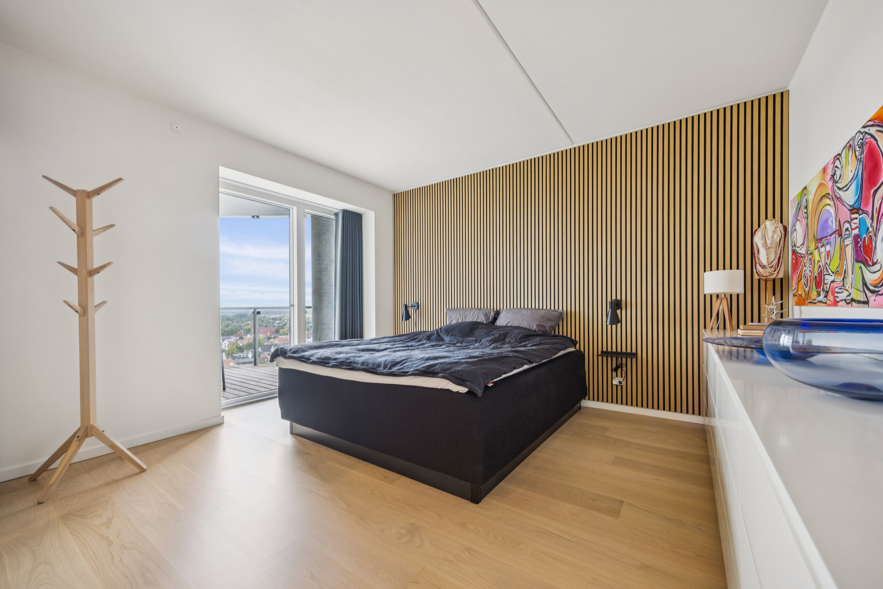 Fremhævet stue billede i fuldskærmstilstand. Billede af Julius Posselts Vej 3A, 15. 2., 9400 Nørresundby