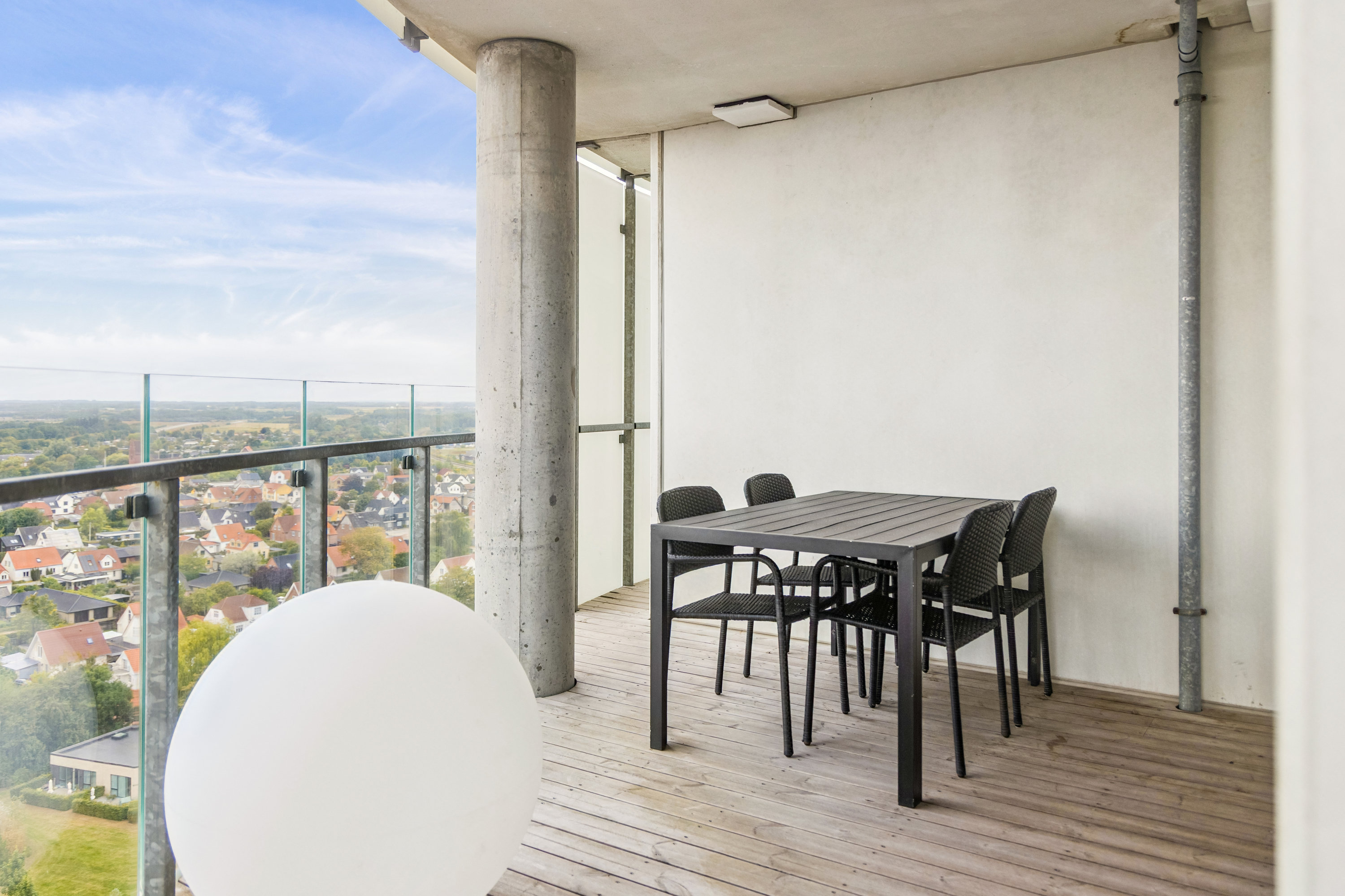 Fremhævet andet billede i fuldskærmstilstand. Billede af Julius Posselts Vej 3A, 15. 2., 9400 Nørresundby