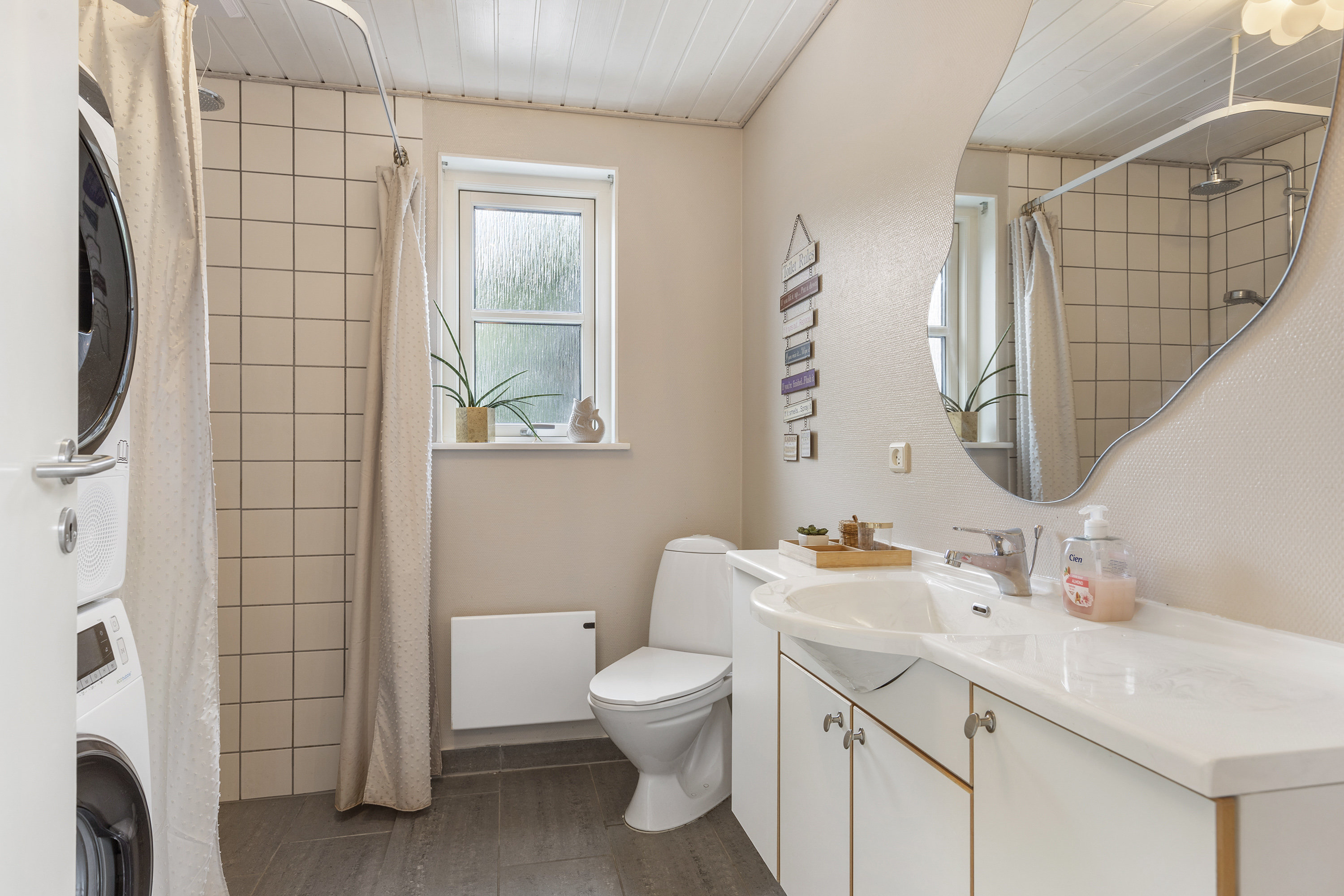 Fremhævet badeværelse billede i fuldskærmstilstand. Billede af Golfparken 2, Gatten, 9640 Farsø