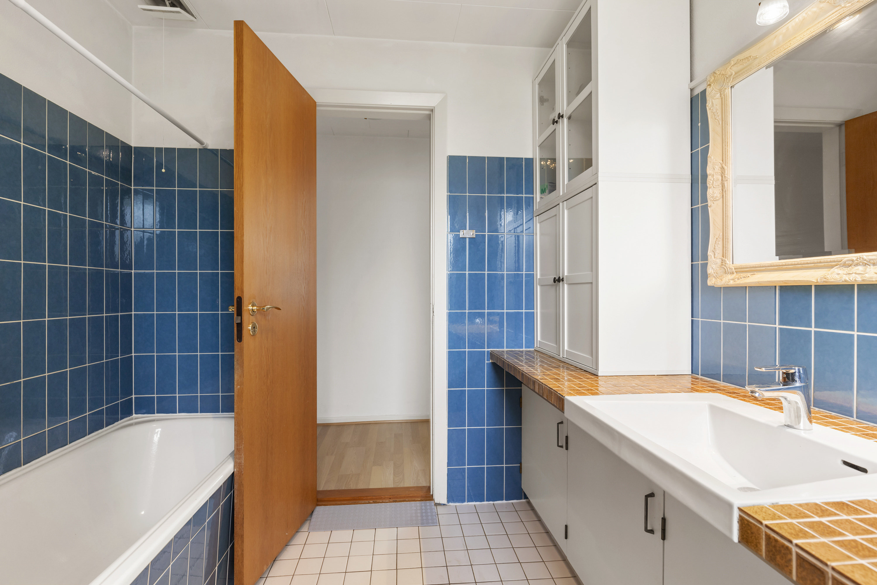 Fremhævet badeværelse billede i fuldskærmstilstand. Billede af Østerled 7, 9600 Aars