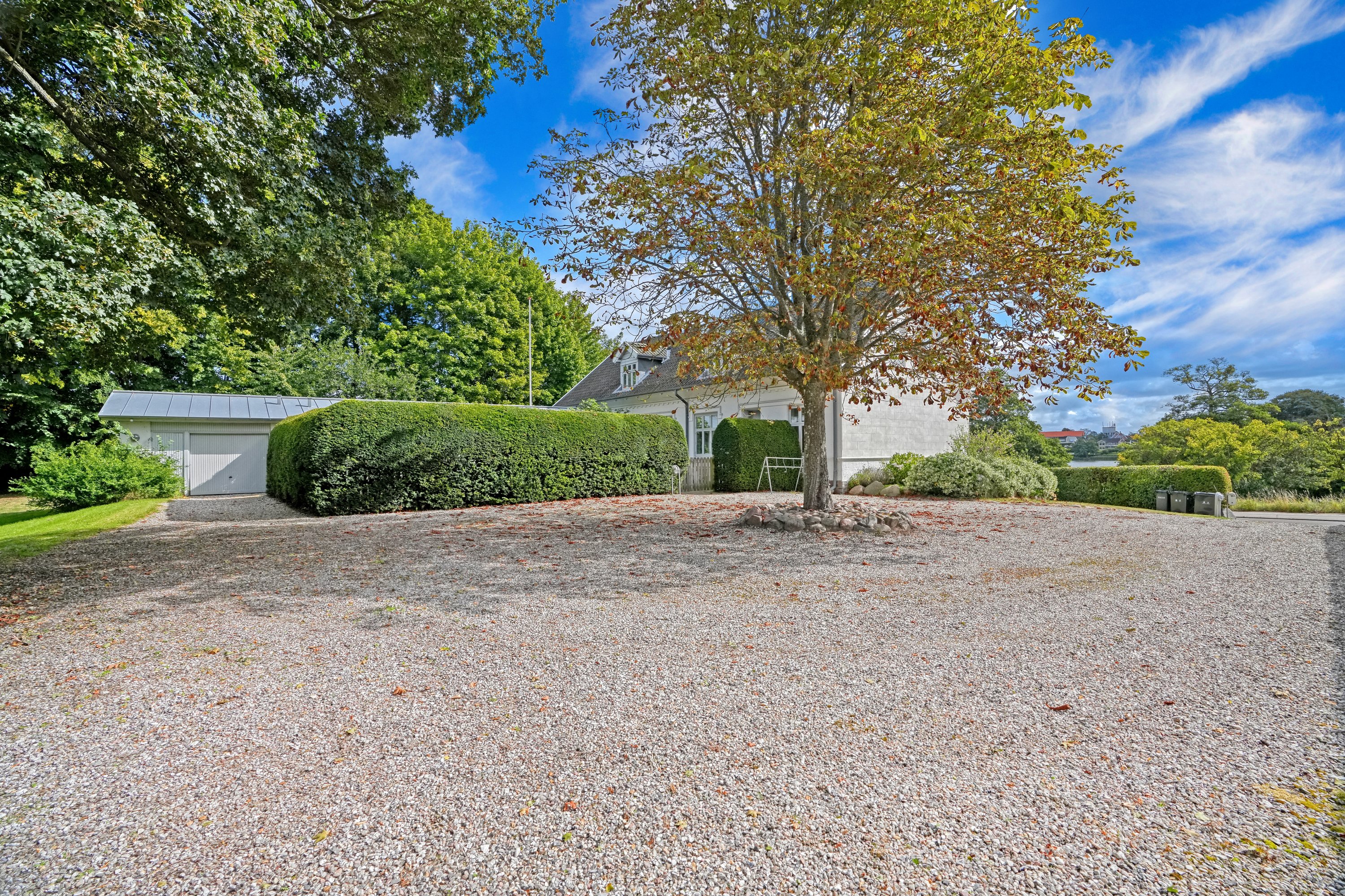 Fremhævet indkørsel billede i fuldskærmstilstand. Billede af Hornebyvej 10A, 3100 Hornbæk