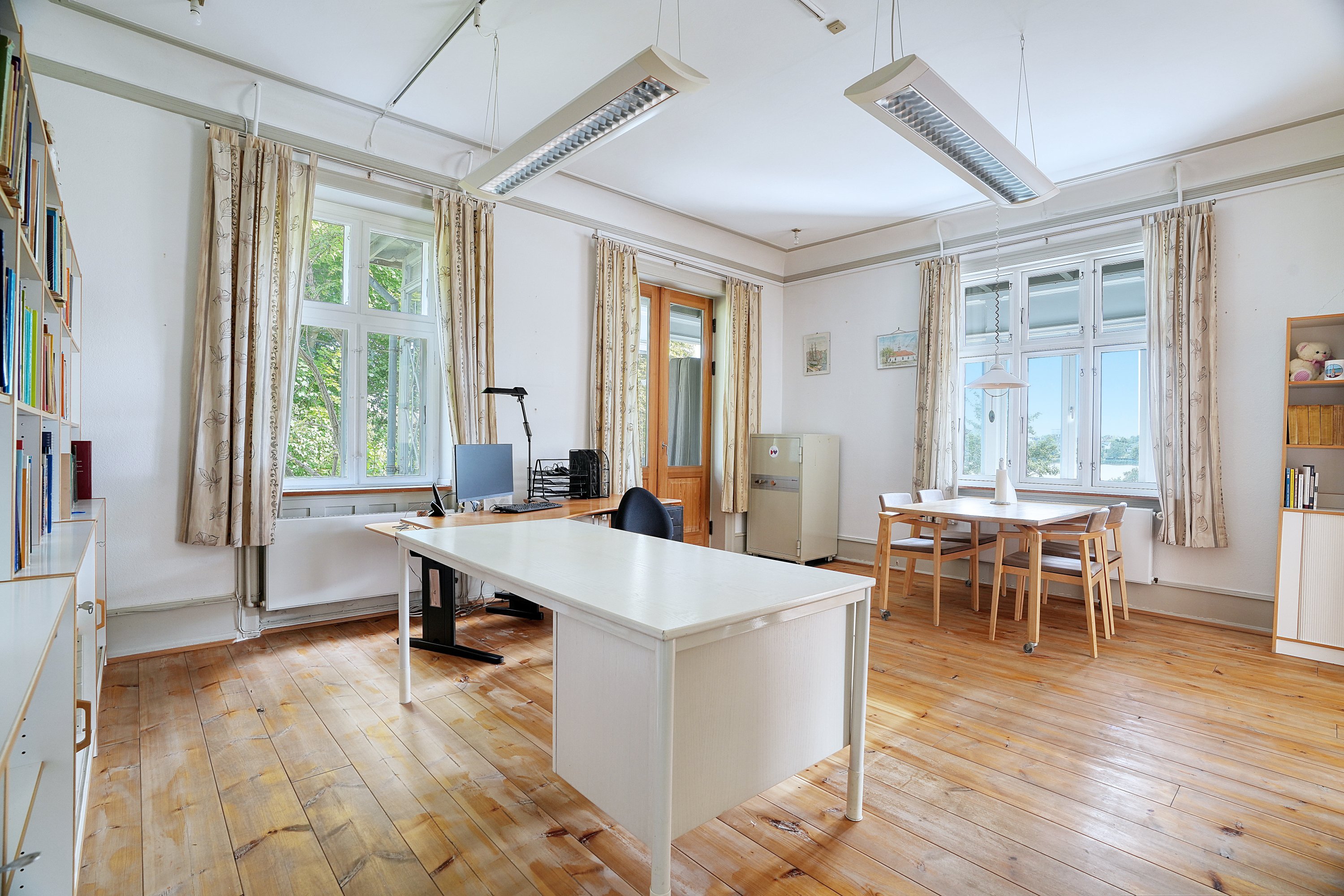 Fremhævet stue billede i fuldskærmstilstand. Billede af Hornebyvej 10A, 3100 Hornbæk