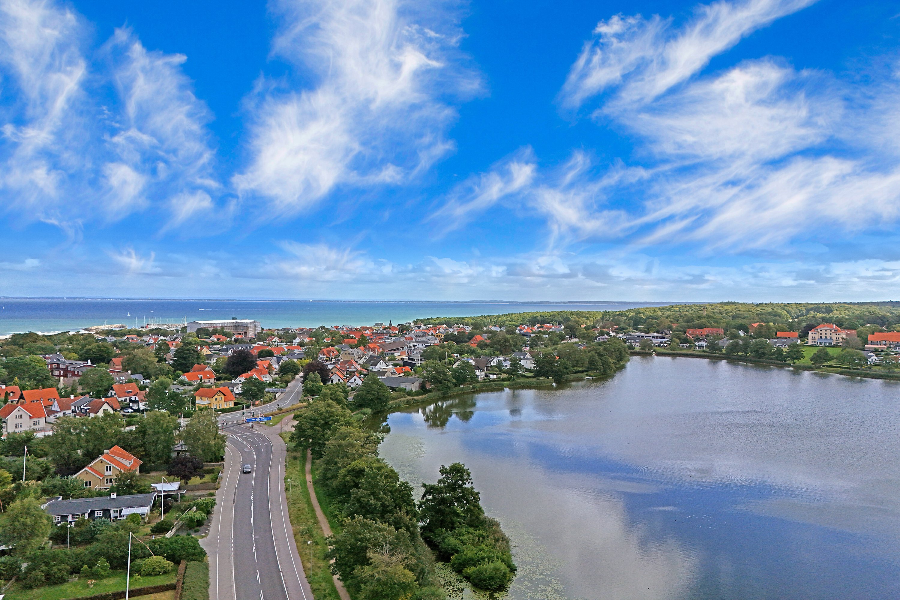 Fremhævet luftfoto billede i fuldskærmstilstand. Billede af Hornebyvej 10A, 3100 Hornbæk