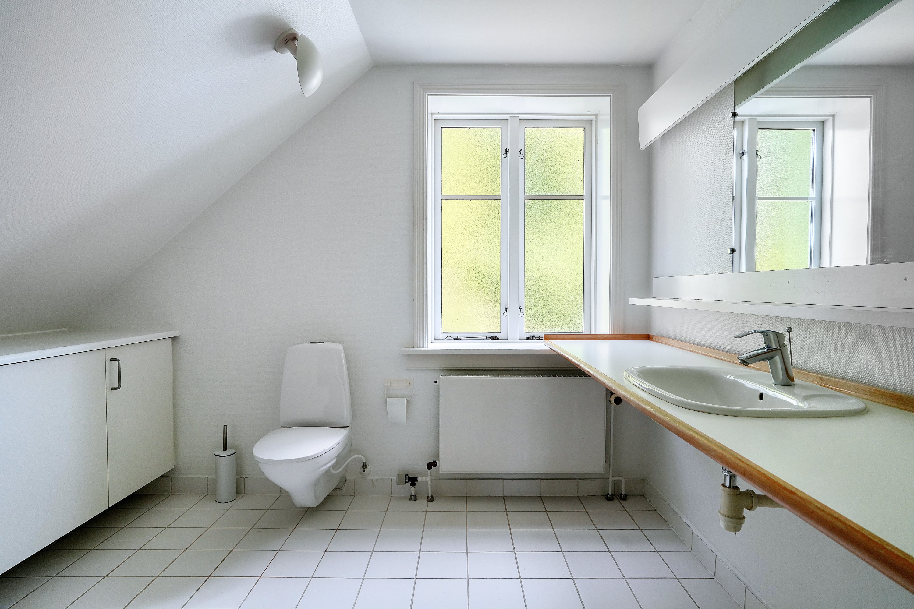 Fremhævet wc billede i fuldskærmstilstand. Billede af Hornebyvej 10A, 3100 Hornbæk