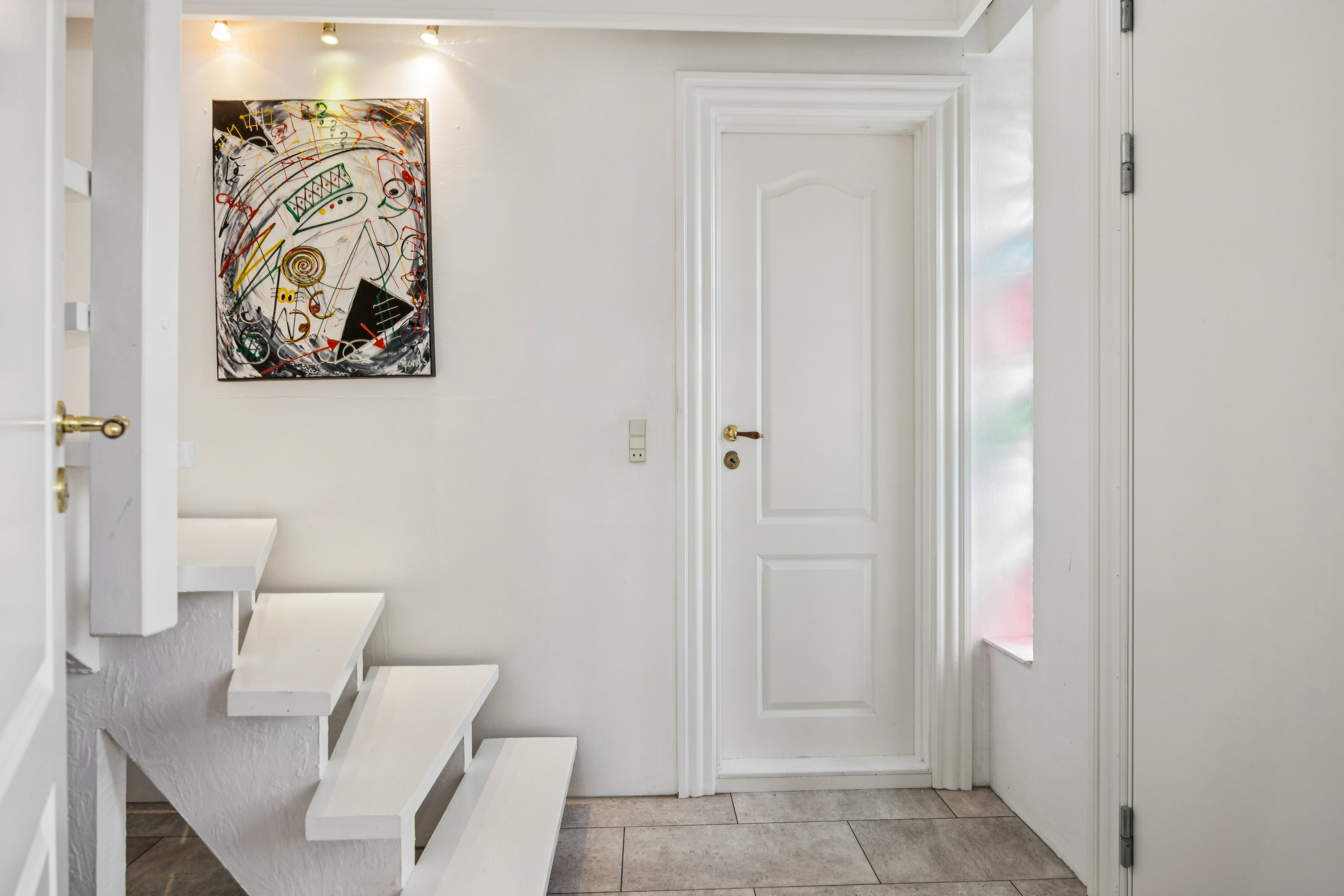 Fremhævet entre billede i fuldskærmstilstand. Billede af Vodskov Kirkevej 29, 9310 Vodskov