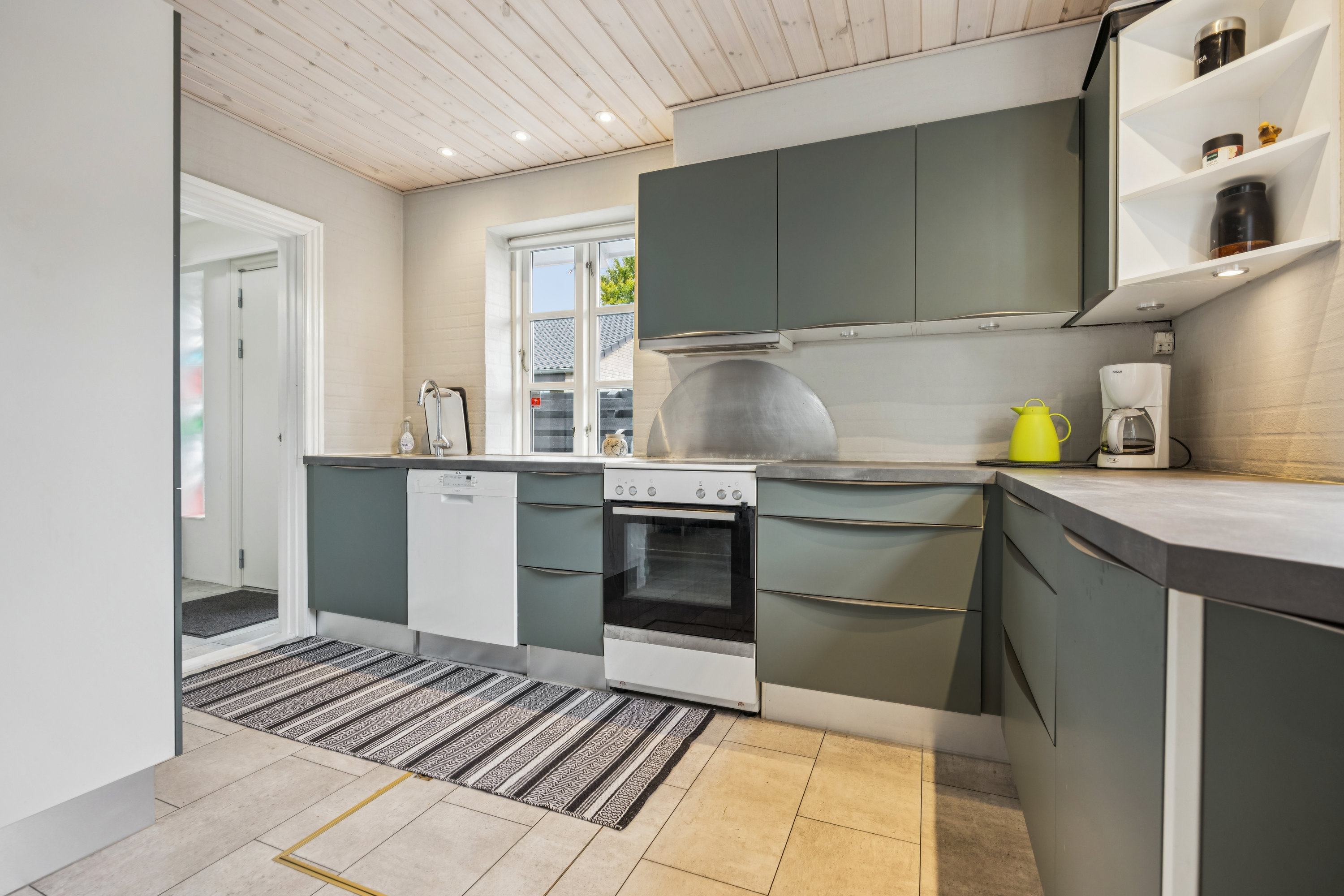 Fremhævet køkken billede i fuldskærmstilstand. Billede af Vodskov Kirkevej 29, 9310 Vodskov